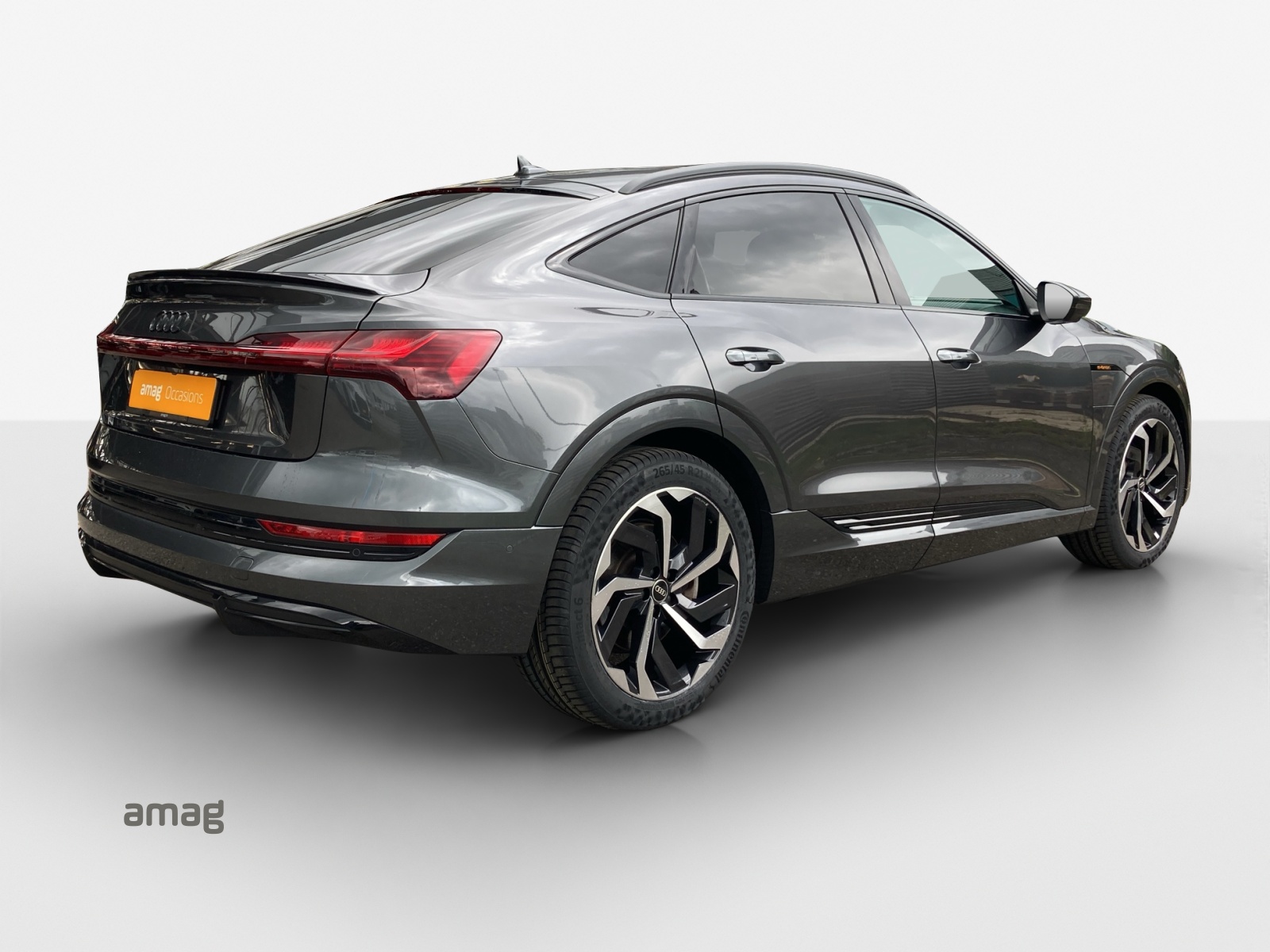 AUDI e-tron 55 Sportback S Line quattro-image-5