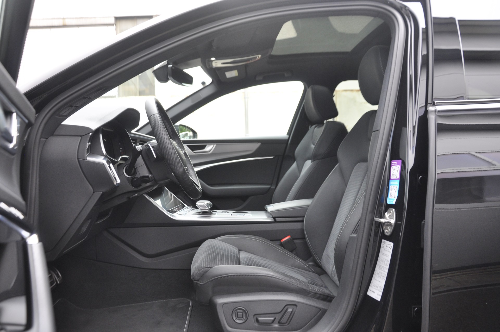 AUDI A6 Avant 55 TFSI S line quattro S-tronic I Anhängerkupplung-image-4