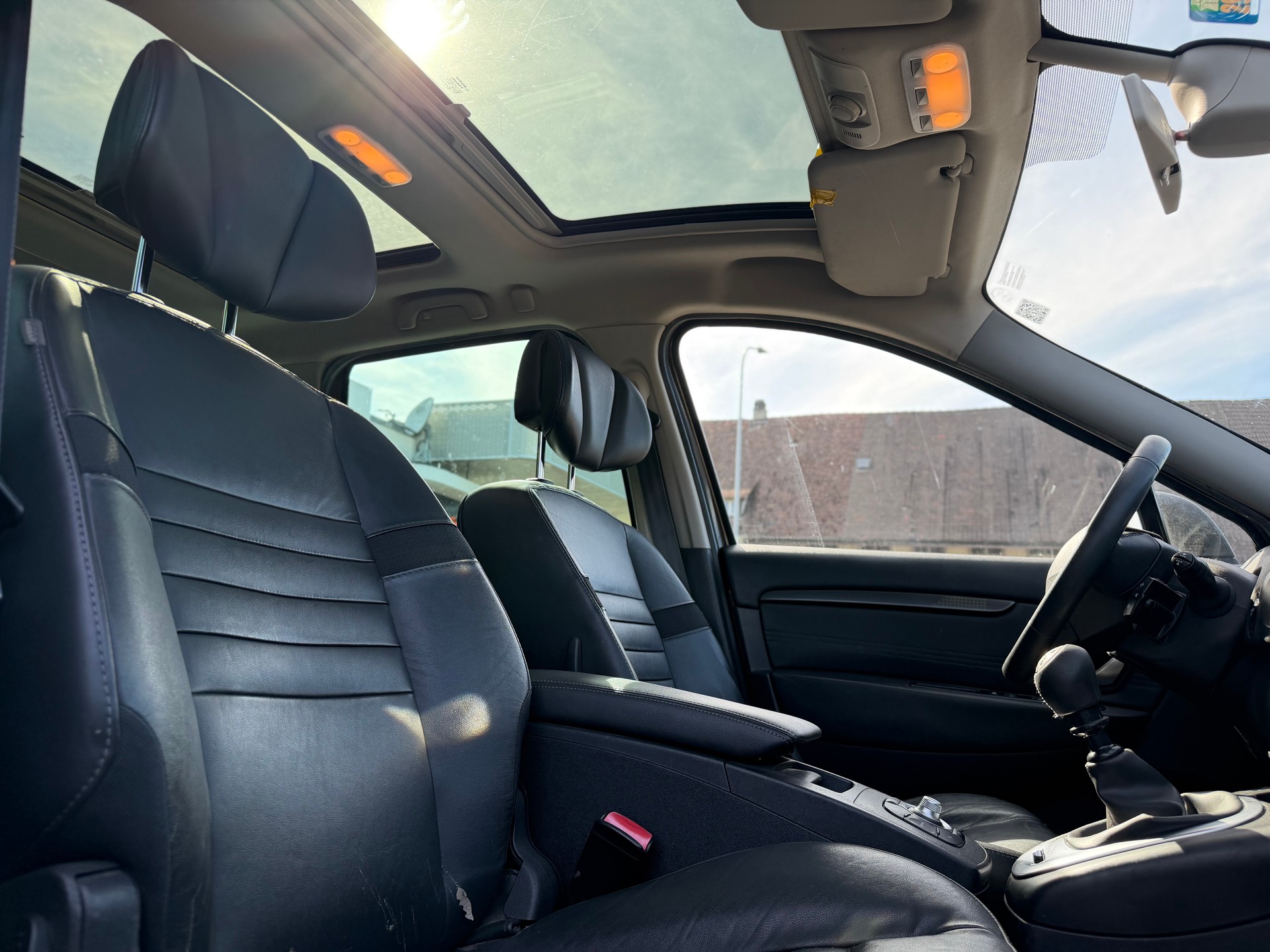 RENAULT Grand Scénic 1.9 dCi Expression-image-8