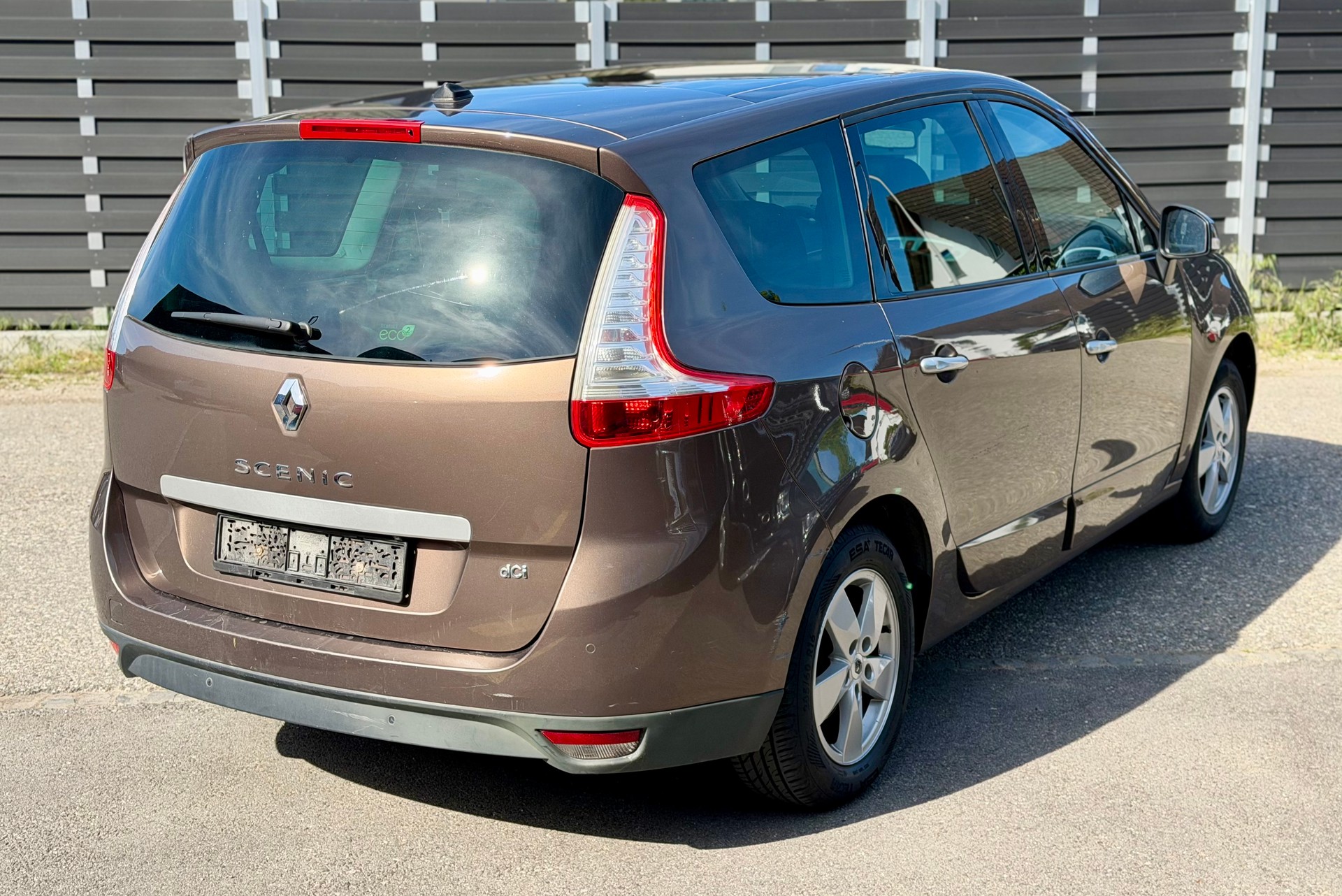 RENAULT Grand Scénic 1.9 dCi Expression-image-4