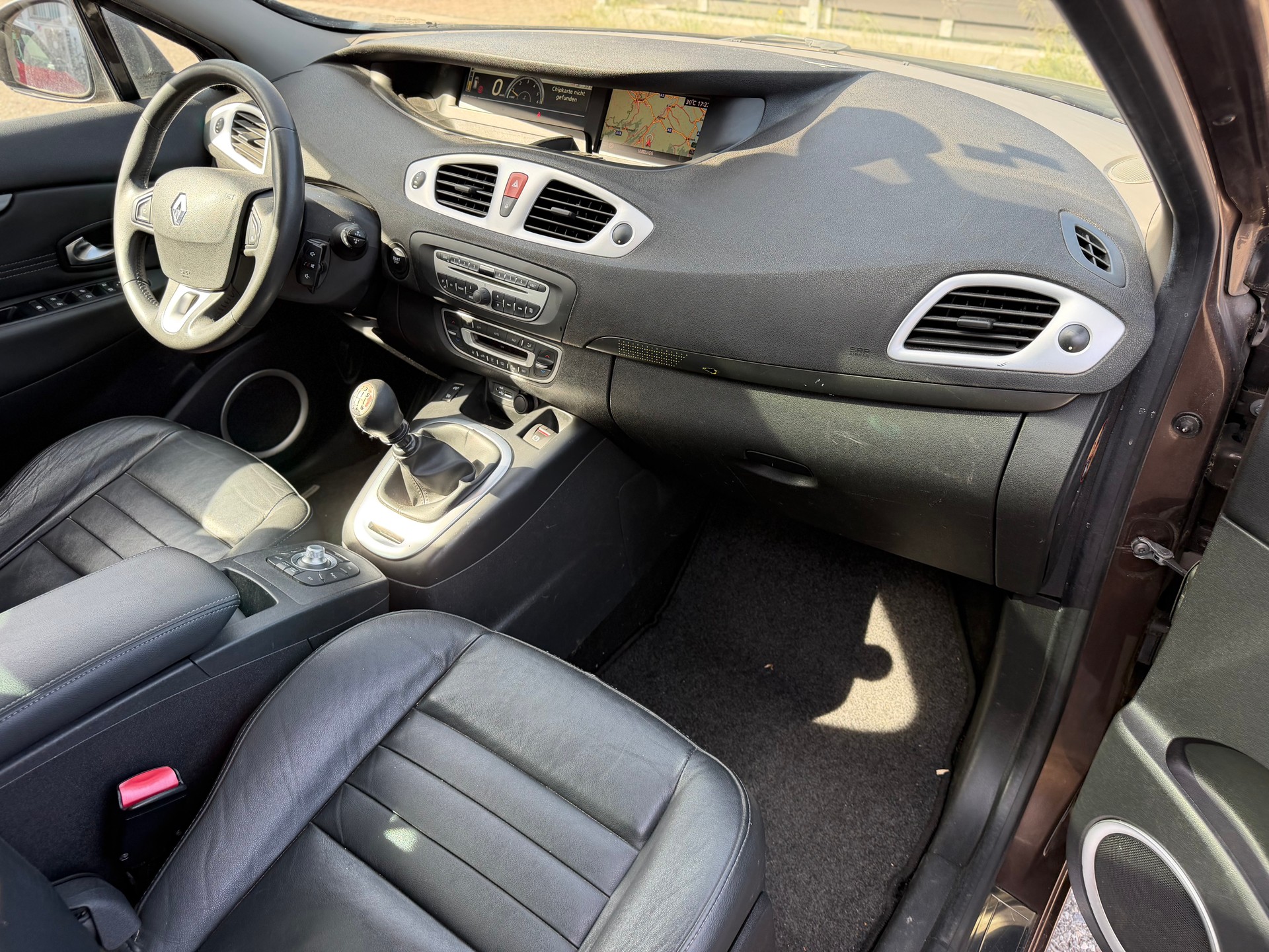RENAULT Grand Scénic 1.9 dCi Expression-image-7