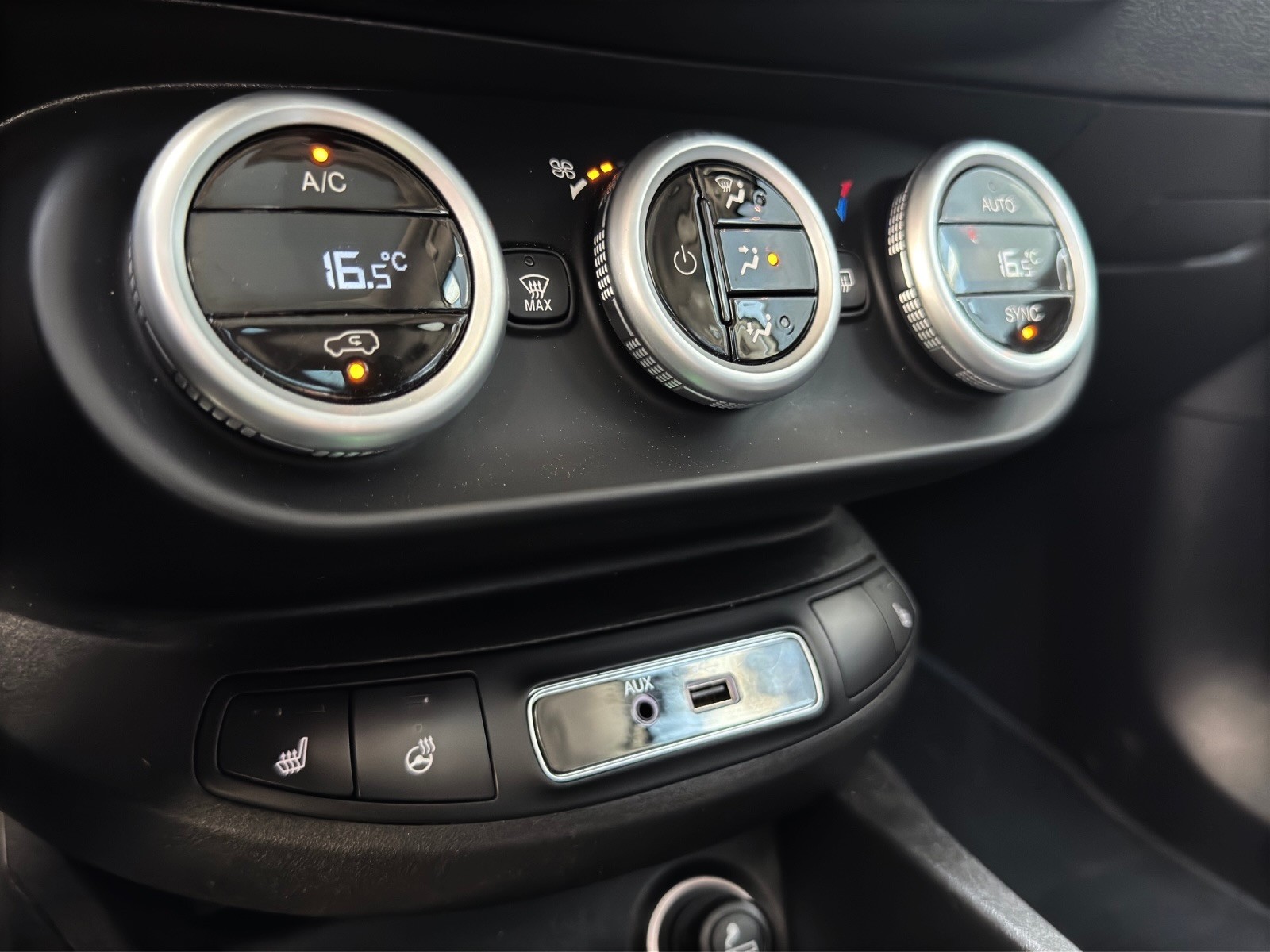 FIAT 500X 1.4T Off Road S-Design DCT-image-16