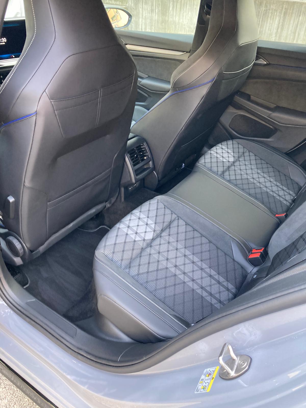 VW Golf 1.5 e TSI mHEV R-Line DSG-image-10