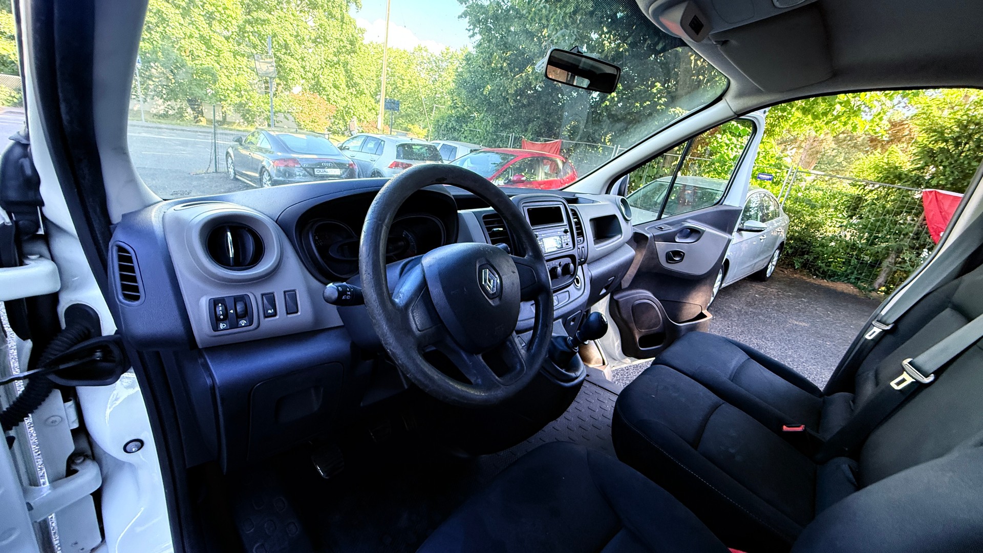 RENAULT Trafic 1.6 dCi 95 2.9t Business L1H1-image-11