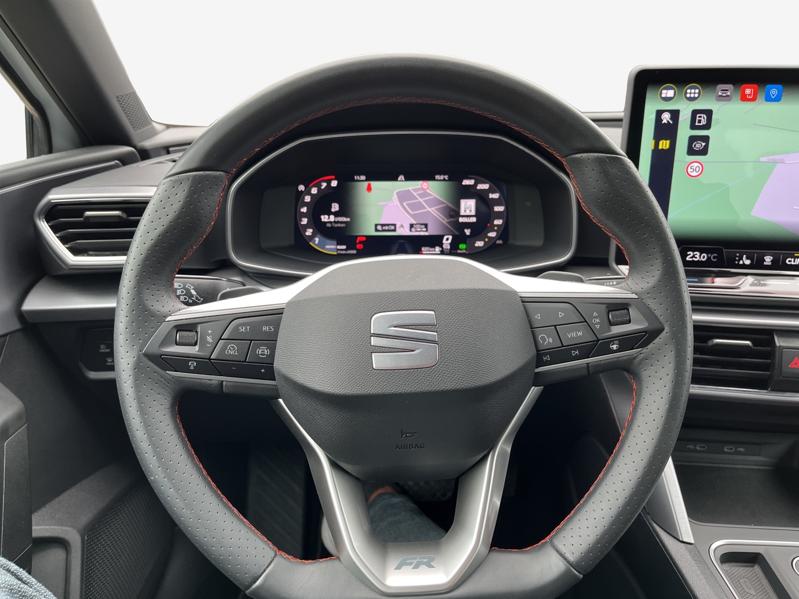 SEAT Leon 1.5 eTSI mHEV DSG FR-image-9