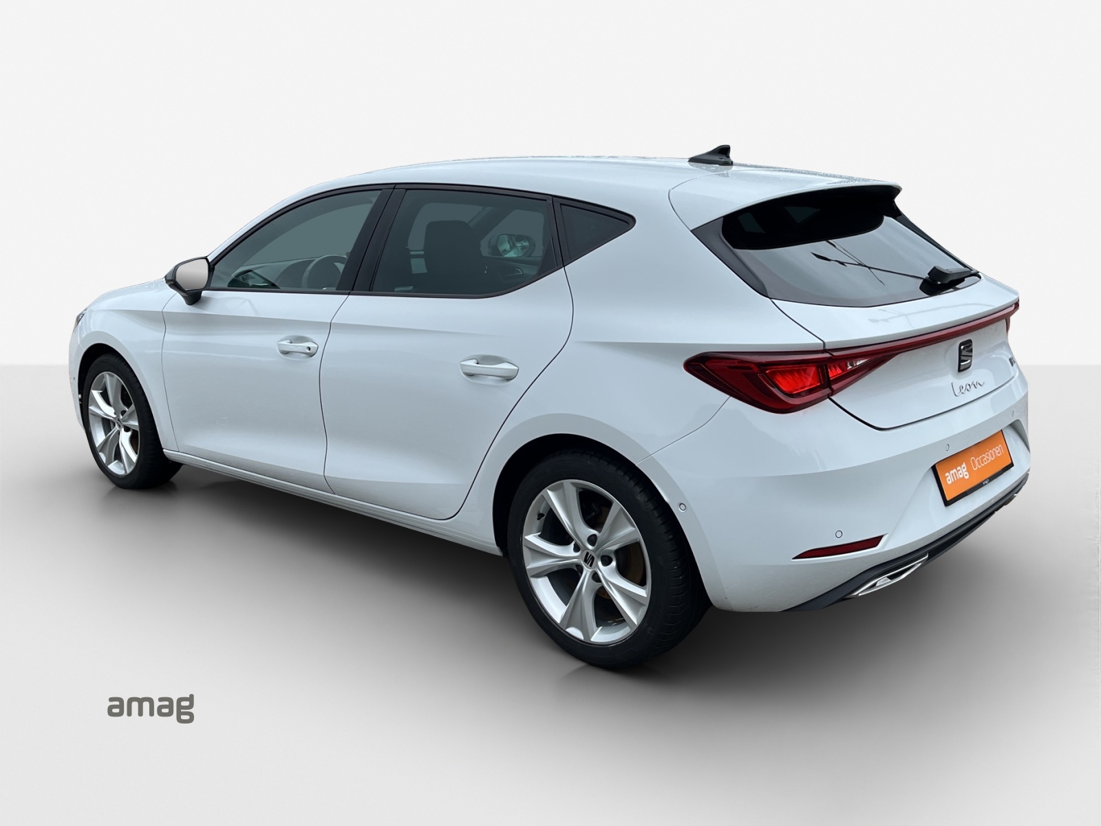 SEAT Leon 1.5 eTSI mHEV DSG FR-image-2