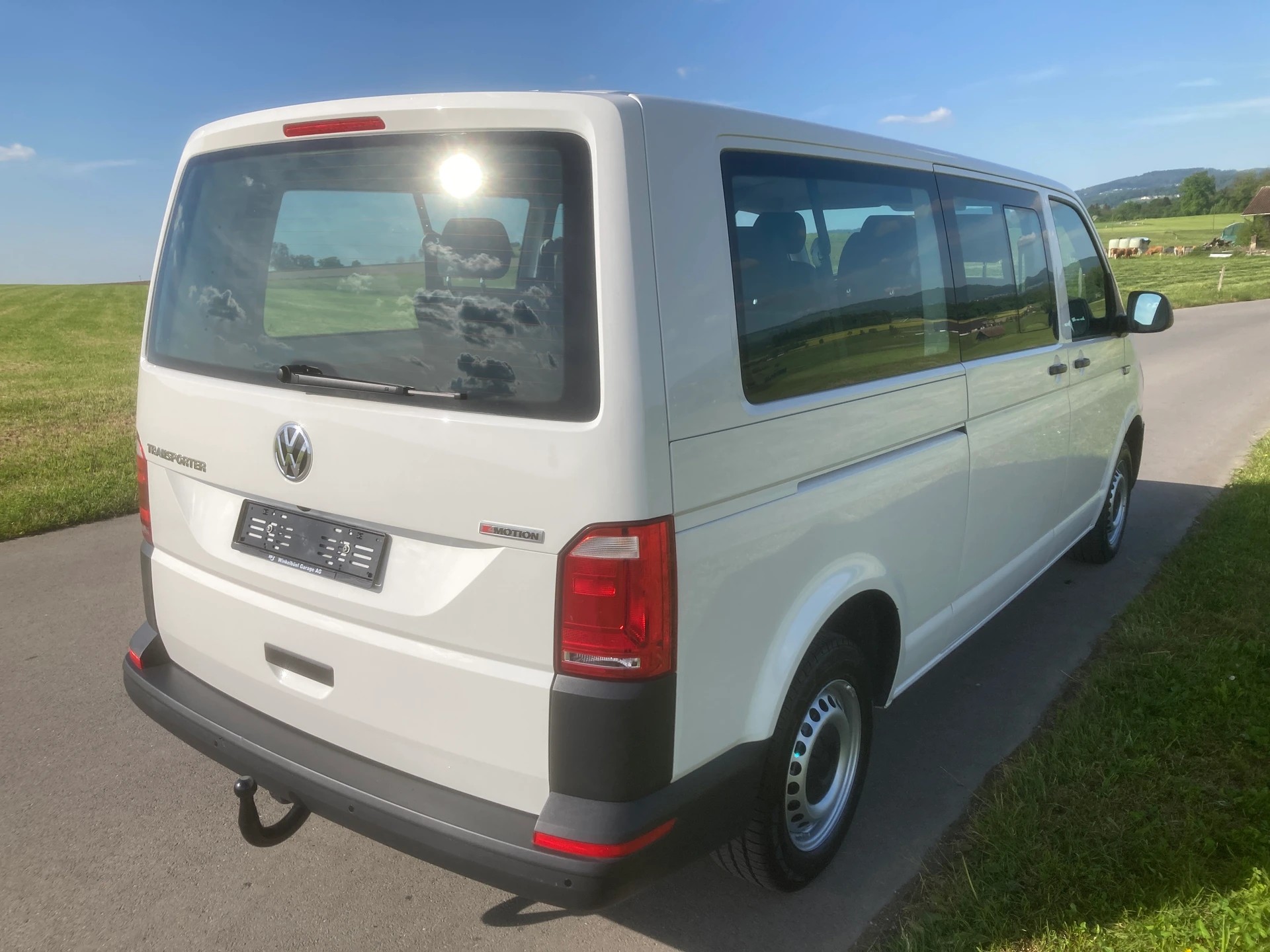 VW T6 2.0 TDI 4Motion 9 Sitzer + Anhängerkupplung-image-2