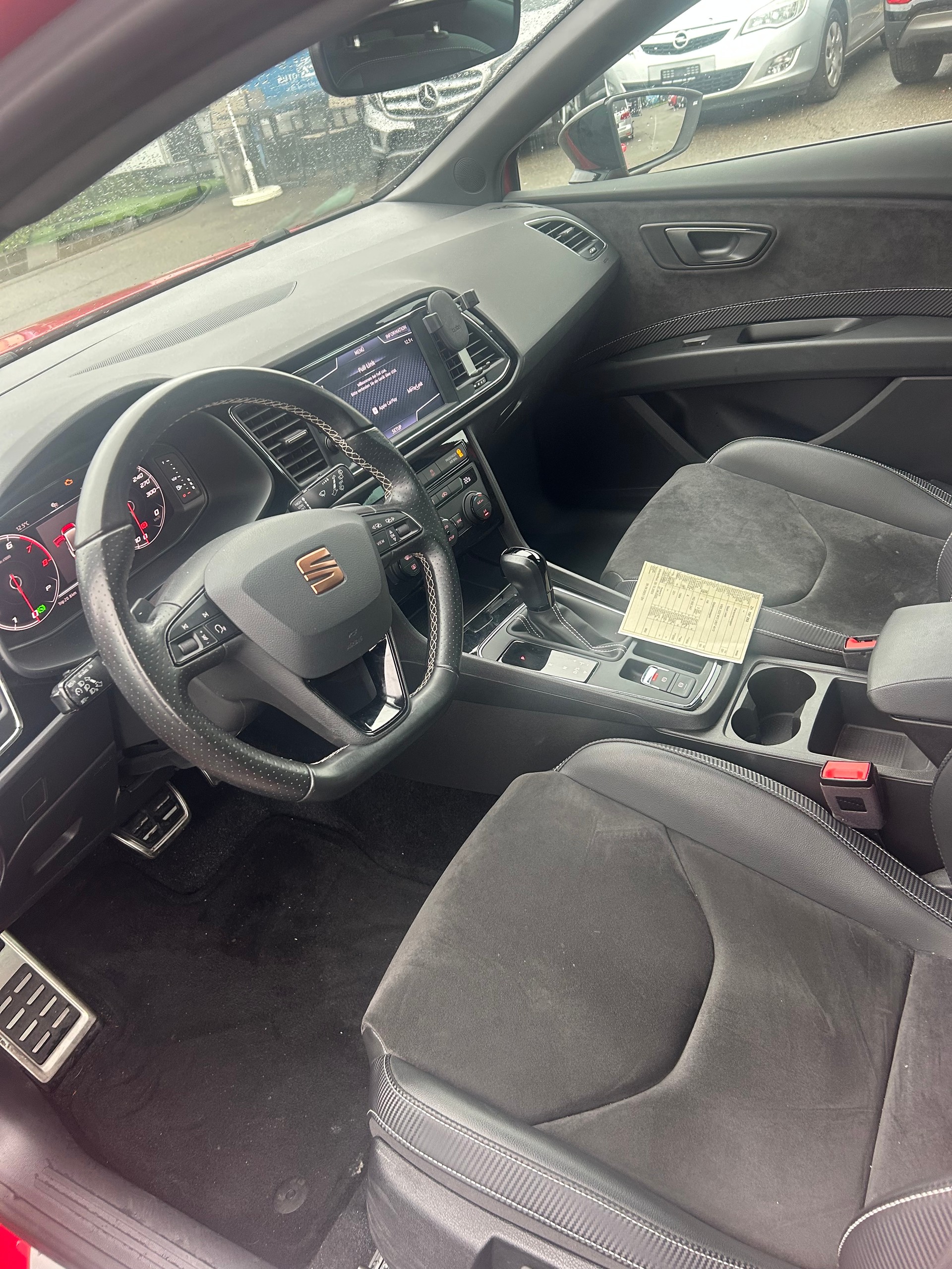 SEAT Leon ST 2.0 TSI Swiss Cupra 300 4 Drive DSG-image-1