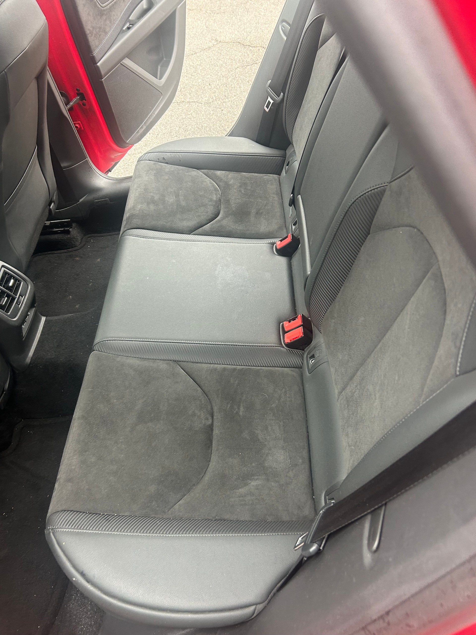 SEAT Leon ST 2.0 TSI Swiss Cupra 300 4 Drive DSG-image-3