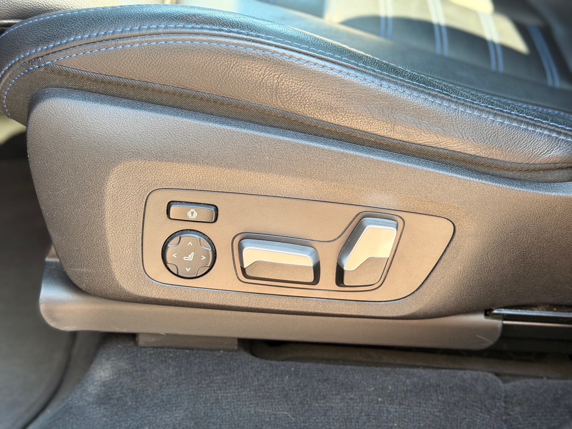 BMW X3 xDrive 48V M40d Individual-image-11