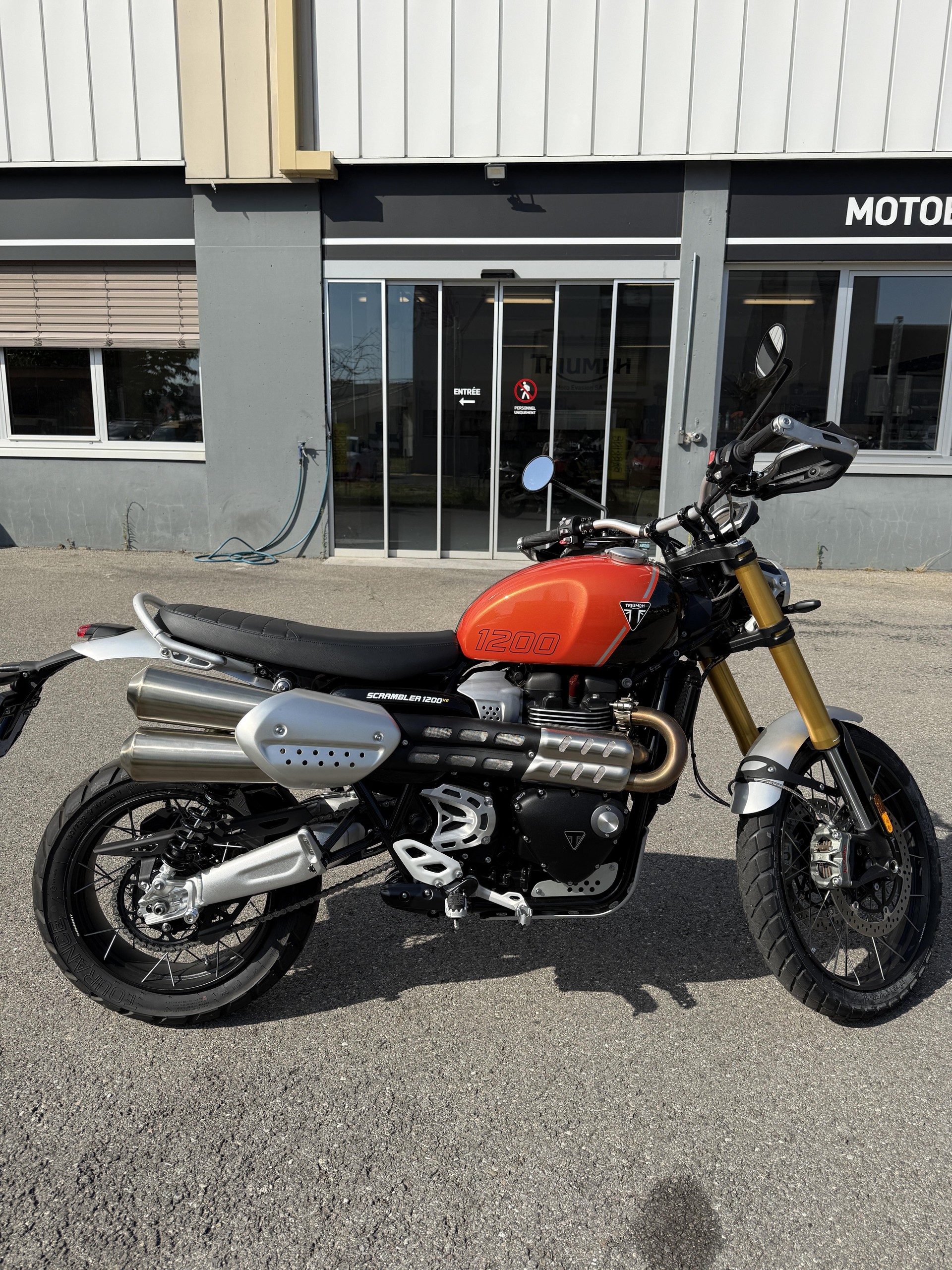 TRIUMPH 1200 XE