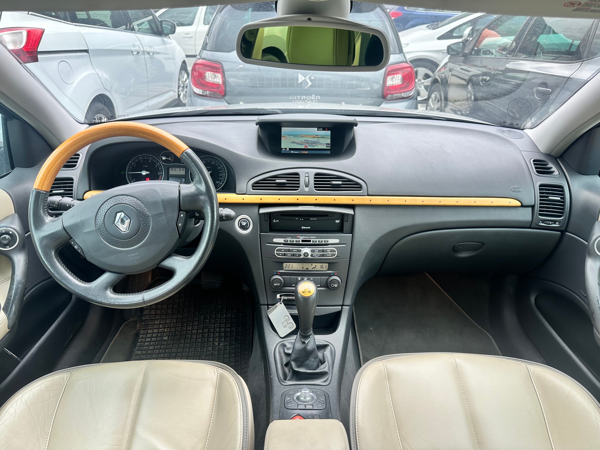 RENAULT Laguna 3.0 V6 24V Dynamique Automatic-image-9