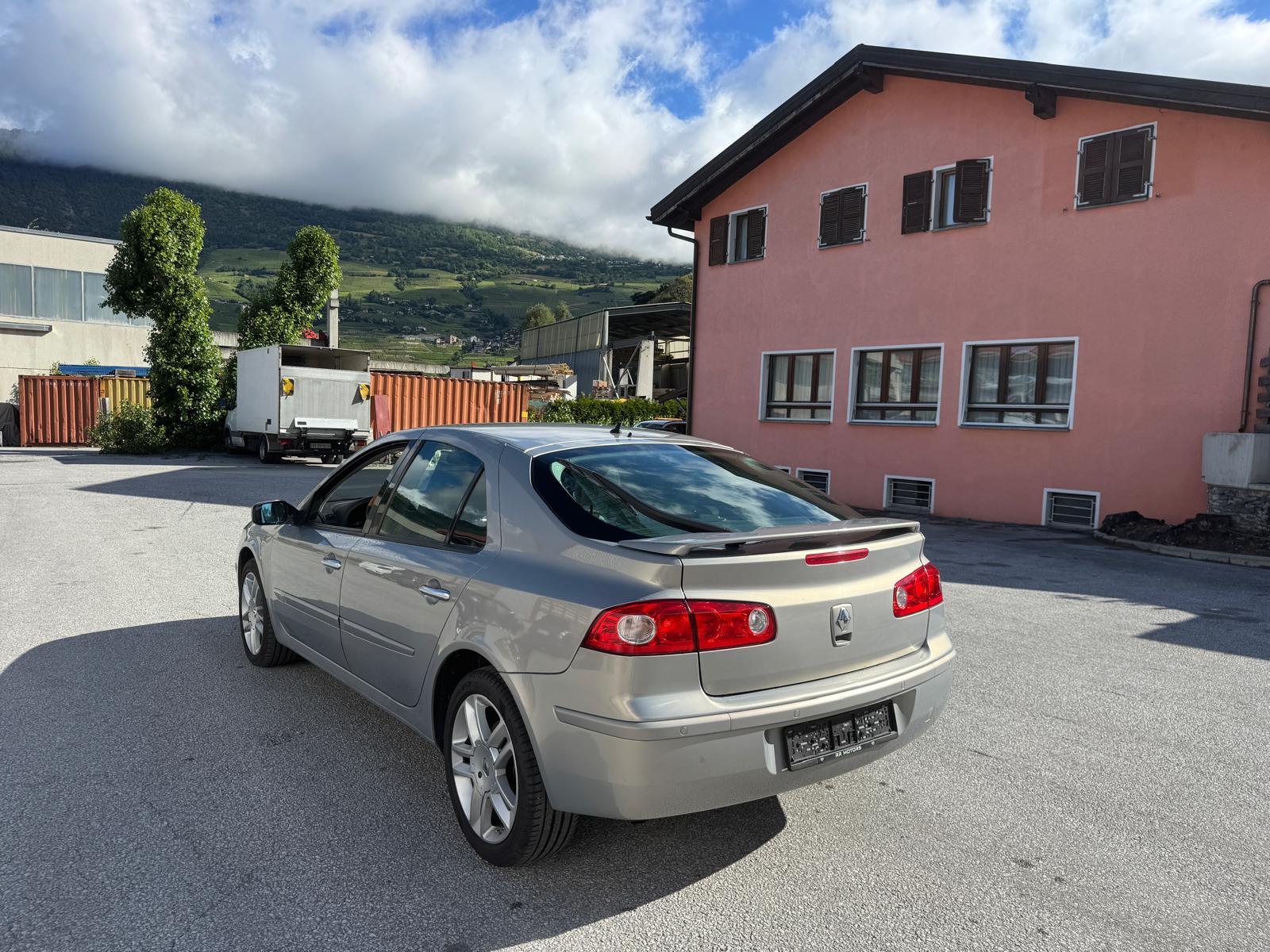 RENAULT Laguna 3.0 V6 24V Dynamique Automatic-image-3