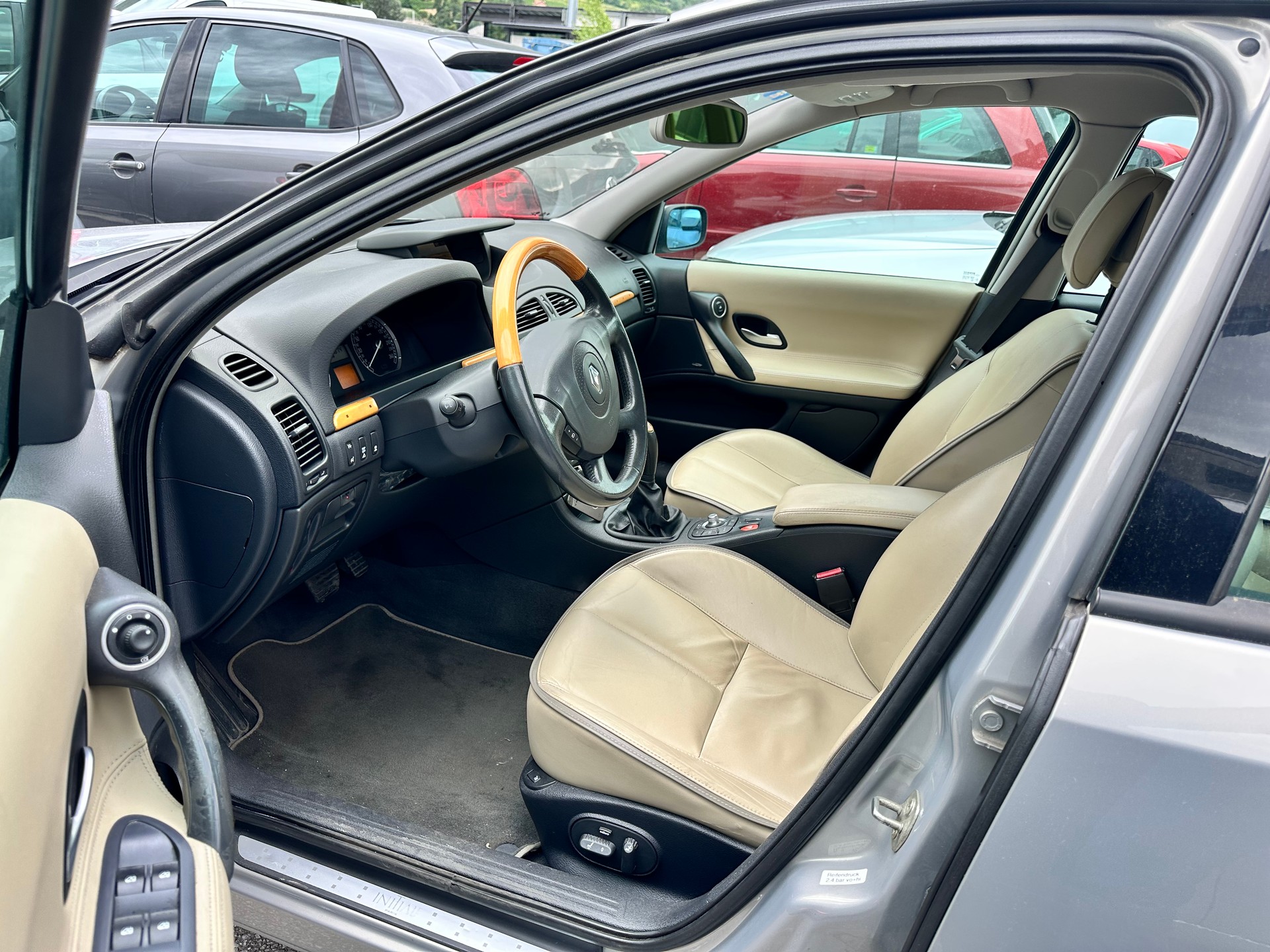 RENAULT Laguna 3.0 V6 24V Dynamique Automatic-image-7