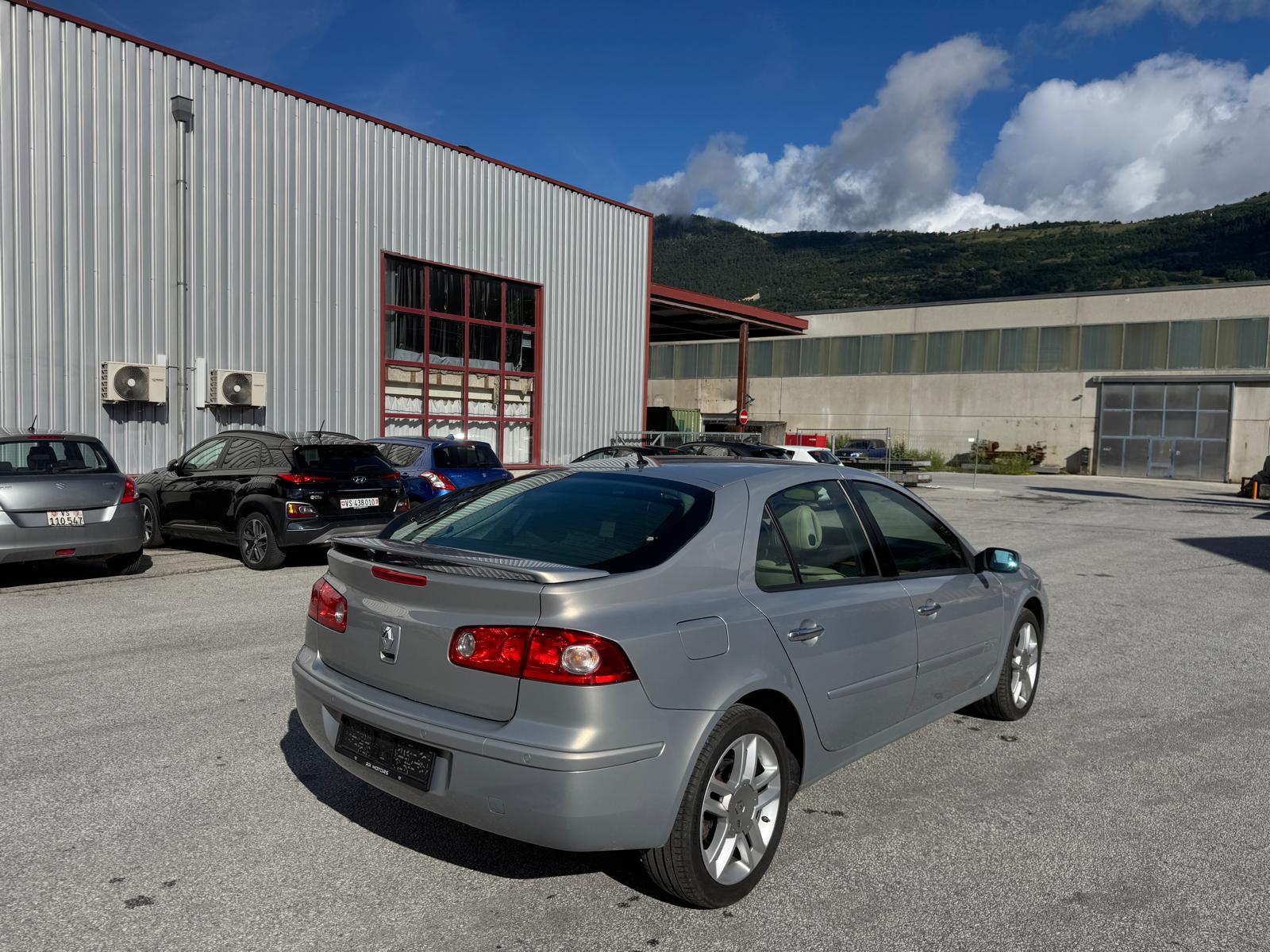 RENAULT Laguna 3.0 V6 24V Dynamique Automatic-image-4