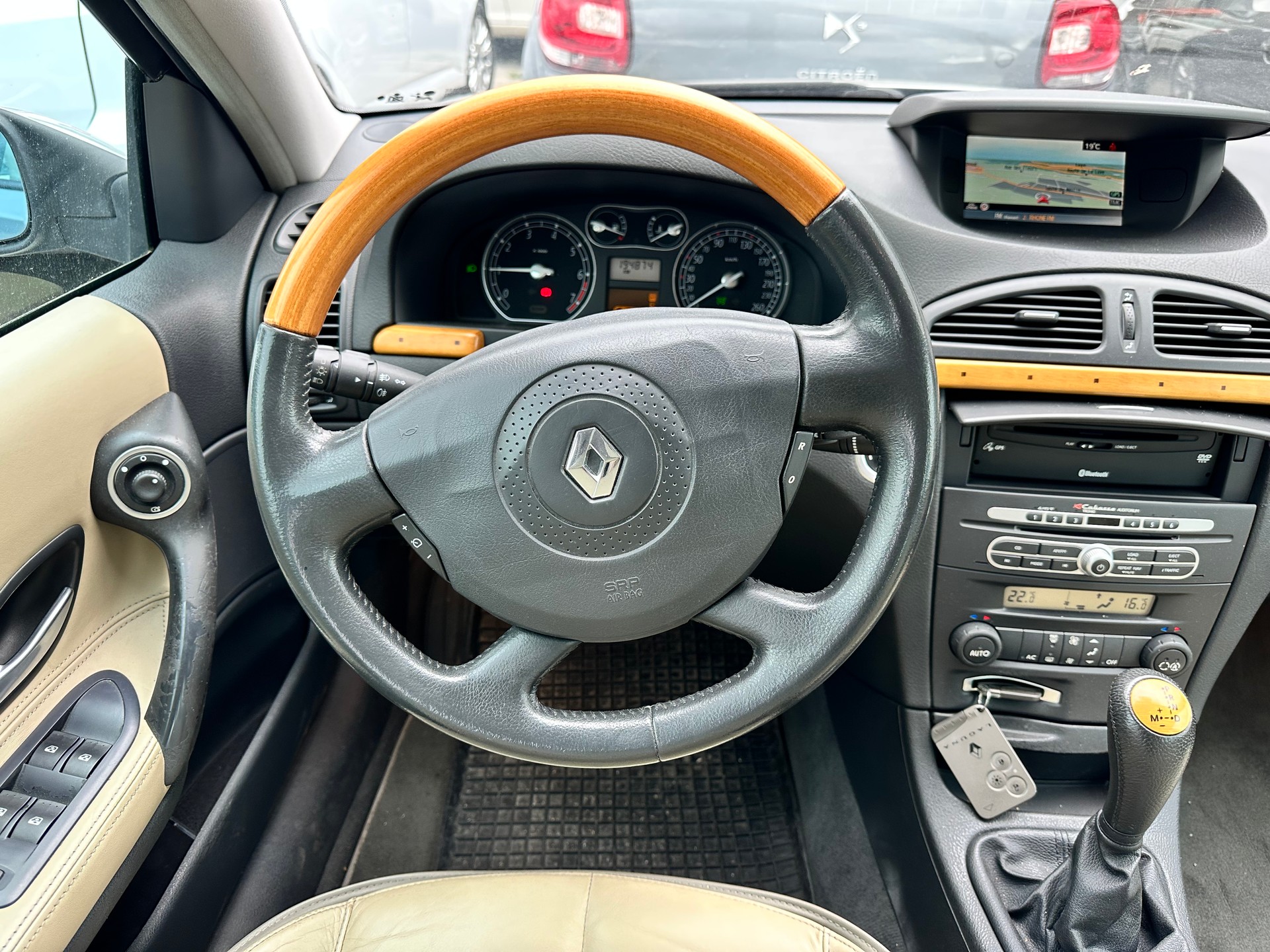 RENAULT Laguna 3.0 V6 24V Dynamique Automatic-image-12