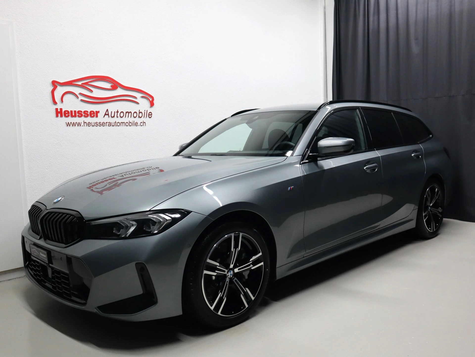 BMW 330i Touring xDrive Steptronic M Sport - Live Cockpit - Navi - Kamera - 245 PS-image-1