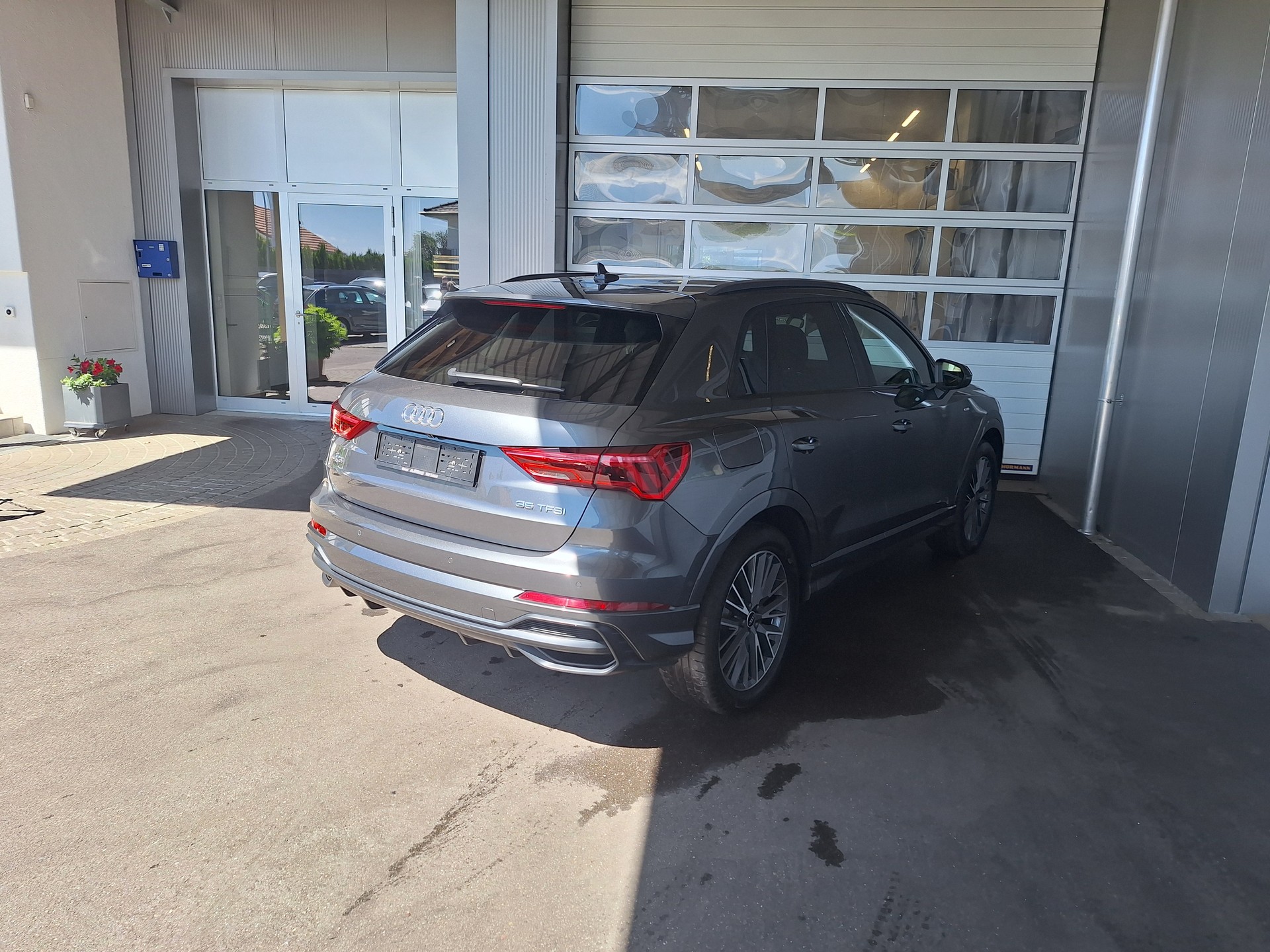 AUDI Q3 35 TFSI S line S-tronic-image-7