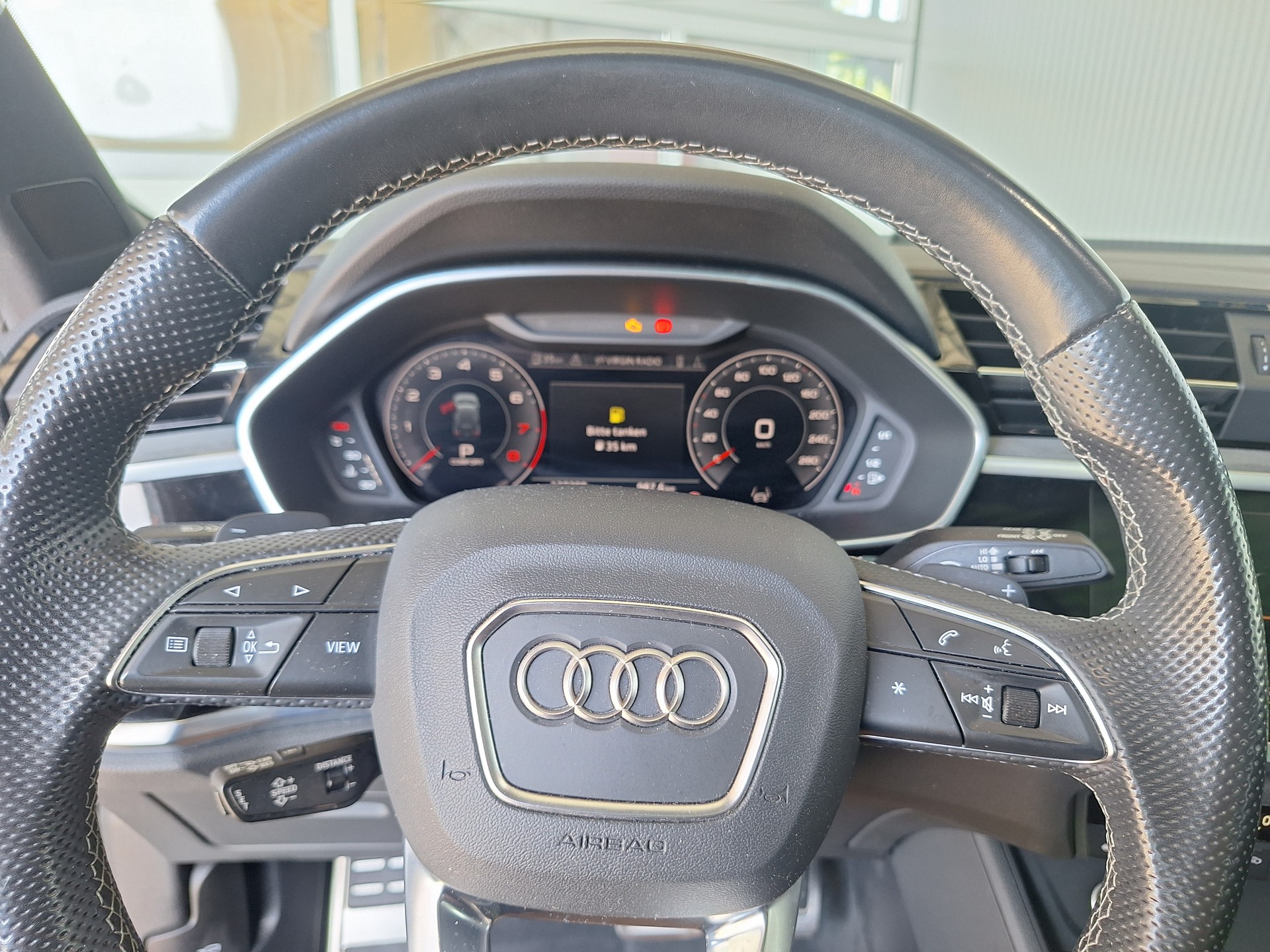 AUDI Q3 35 TFSI S line S-tronic-image-9