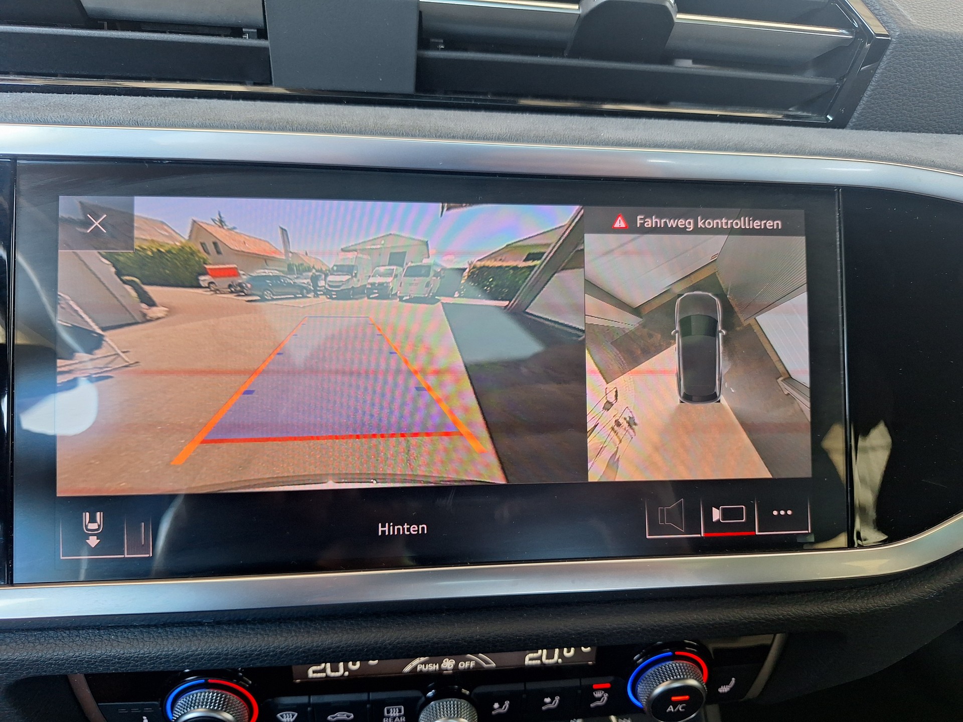AUDI Q3 35 TFSI S line S-tronic-image-11