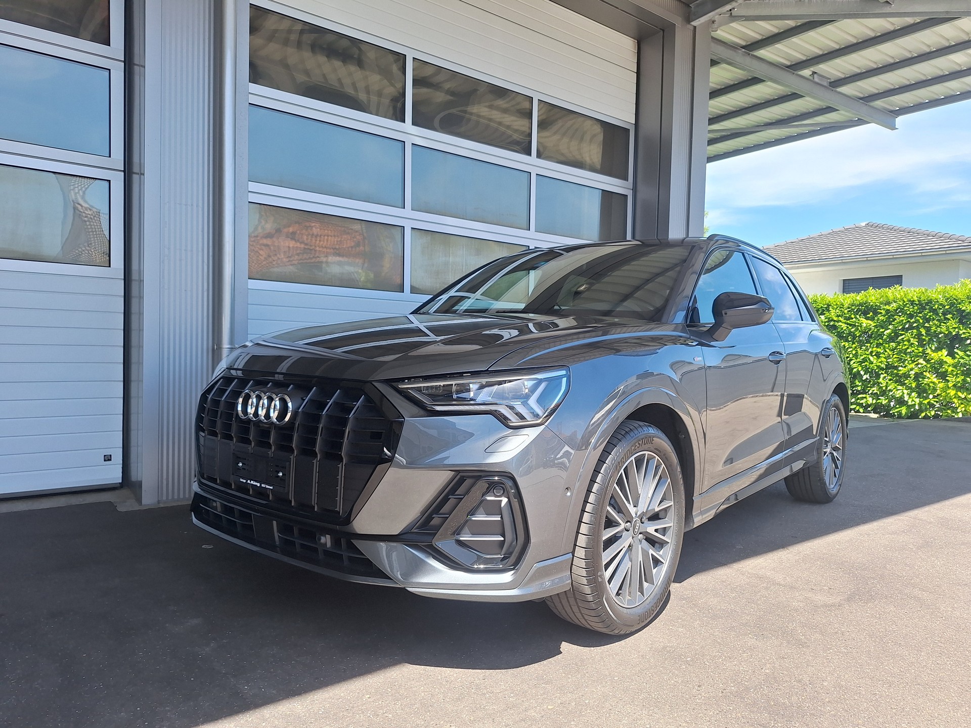 AUDI Q3 35 TFSI S line S-tronic-image-0