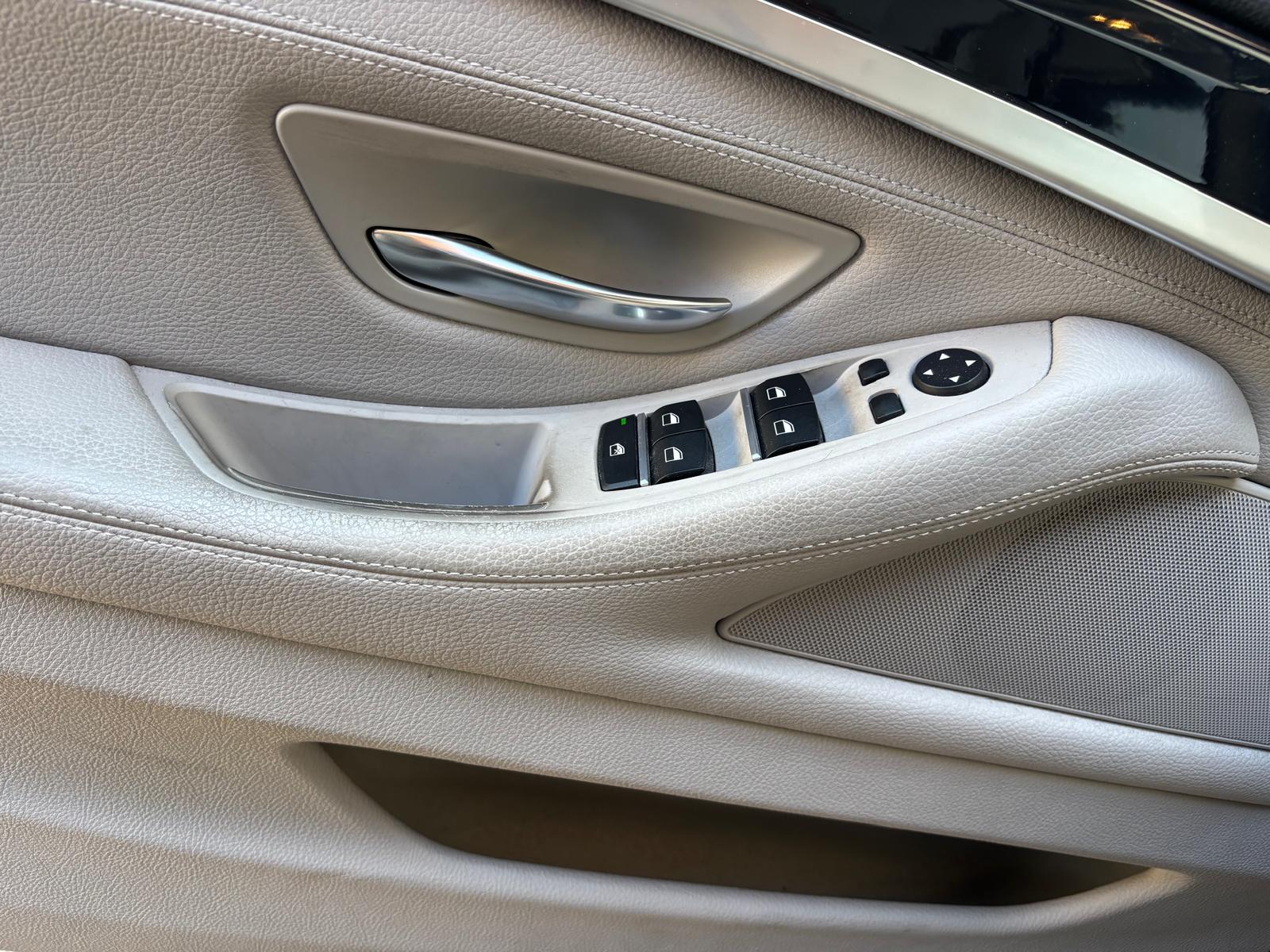 BMW 525d xDrive Touring Steptronic-image-13