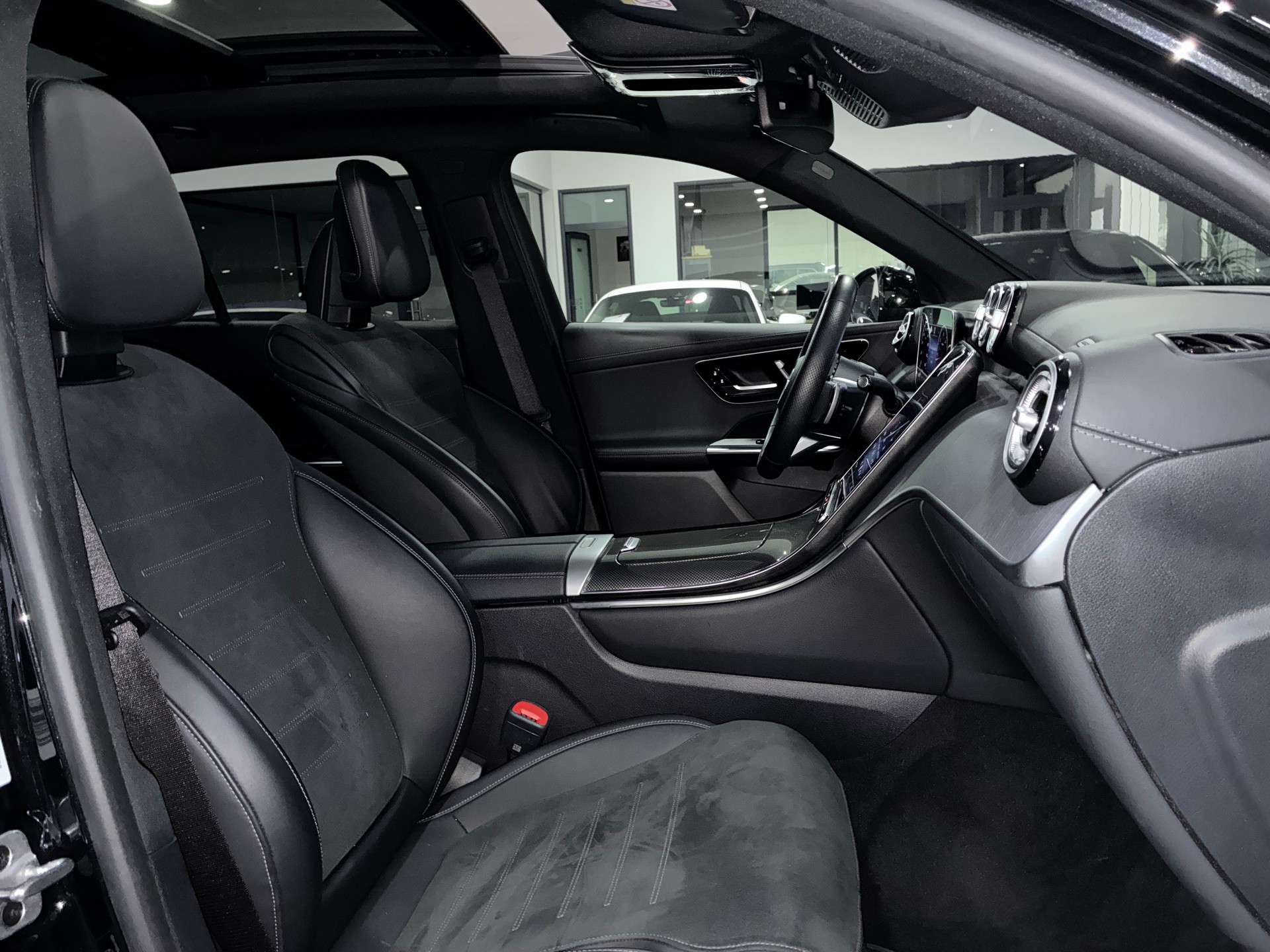 MERCEDES-BENZ GLC 220 d 4Matic 9G-Tronic-image-10