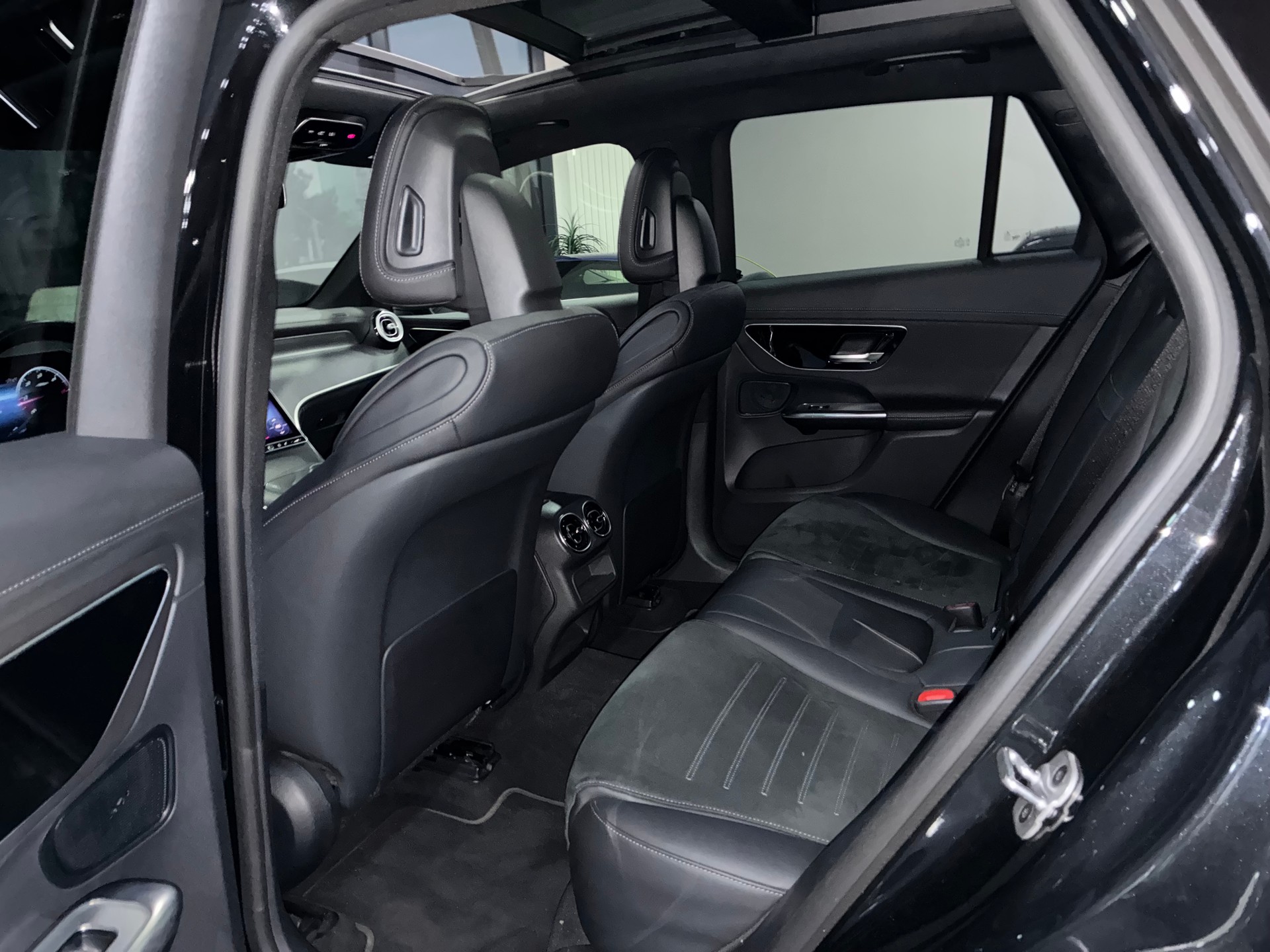 MERCEDES-BENZ GLC 220 d 4Matic 9G-Tronic-image-12