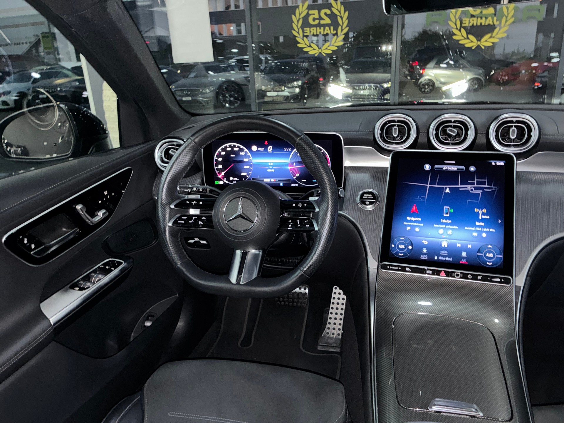 MERCEDES-BENZ GLC 220 d 4Matic 9G-Tronic-image-7