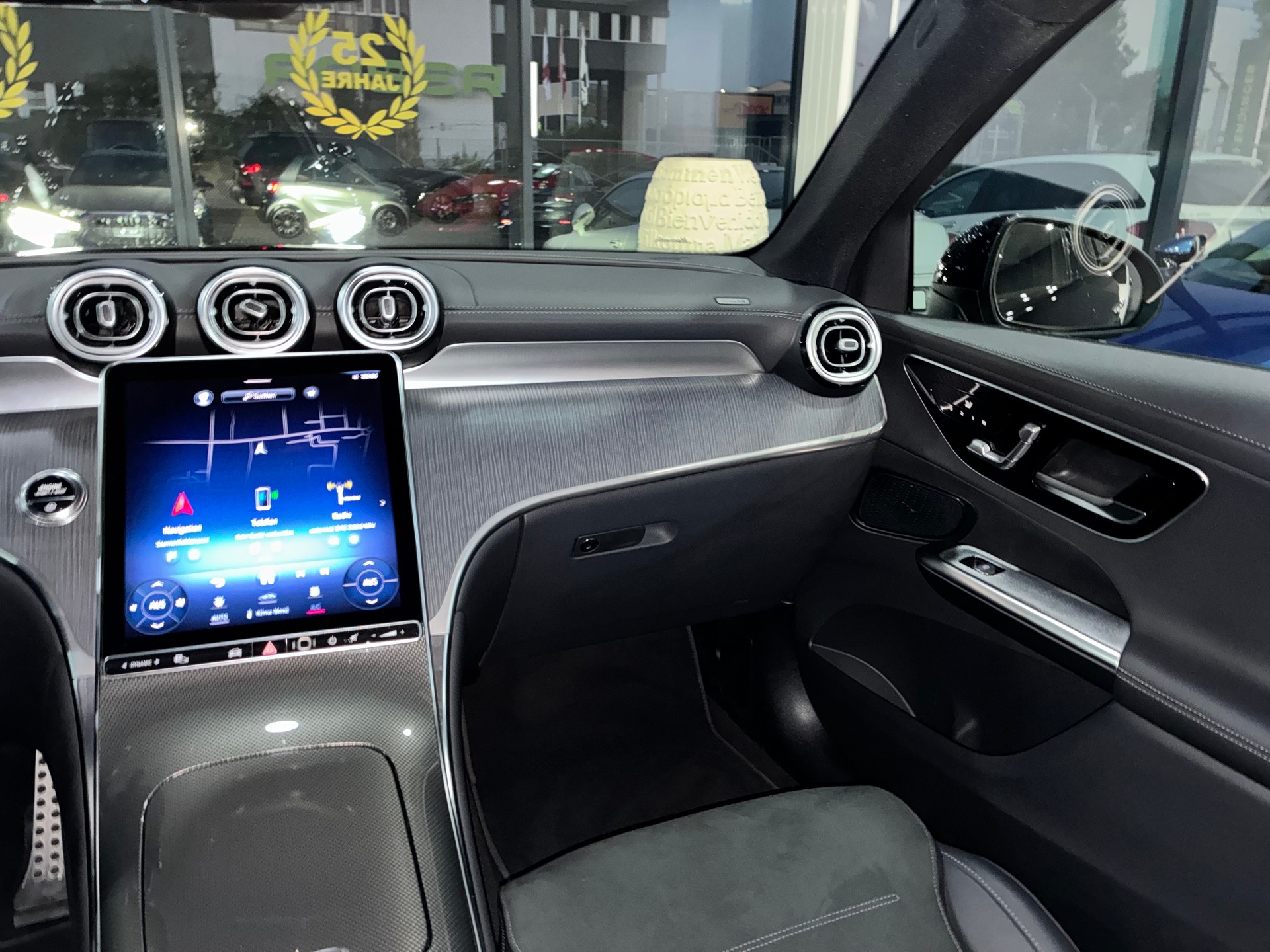MERCEDES-BENZ GLC 220 d 4Matic 9G-Tronic-image-8
