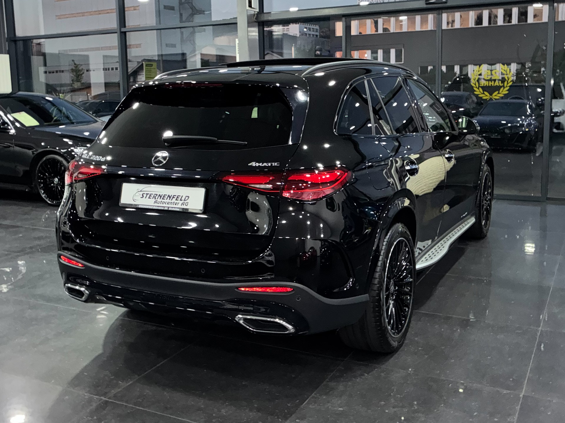 MERCEDES-BENZ GLC 220 d 4Matic 9G-Tronic-image-5