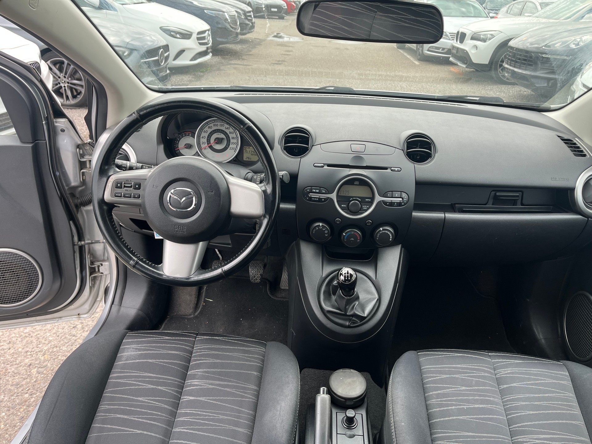 MAZDA 2 1.3i 16V Exclusive-image-6