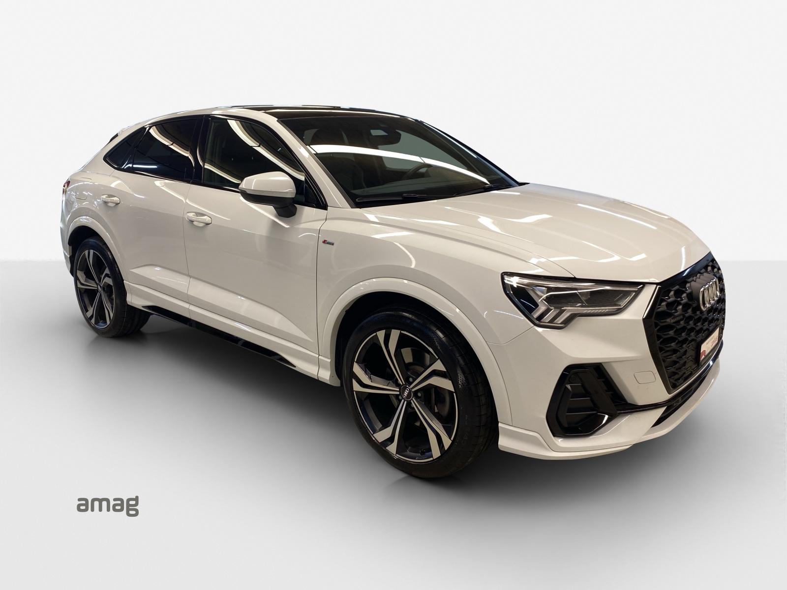 AUDI Q3 Sportback 40 TFSI S line quattro S-tronic-image-5