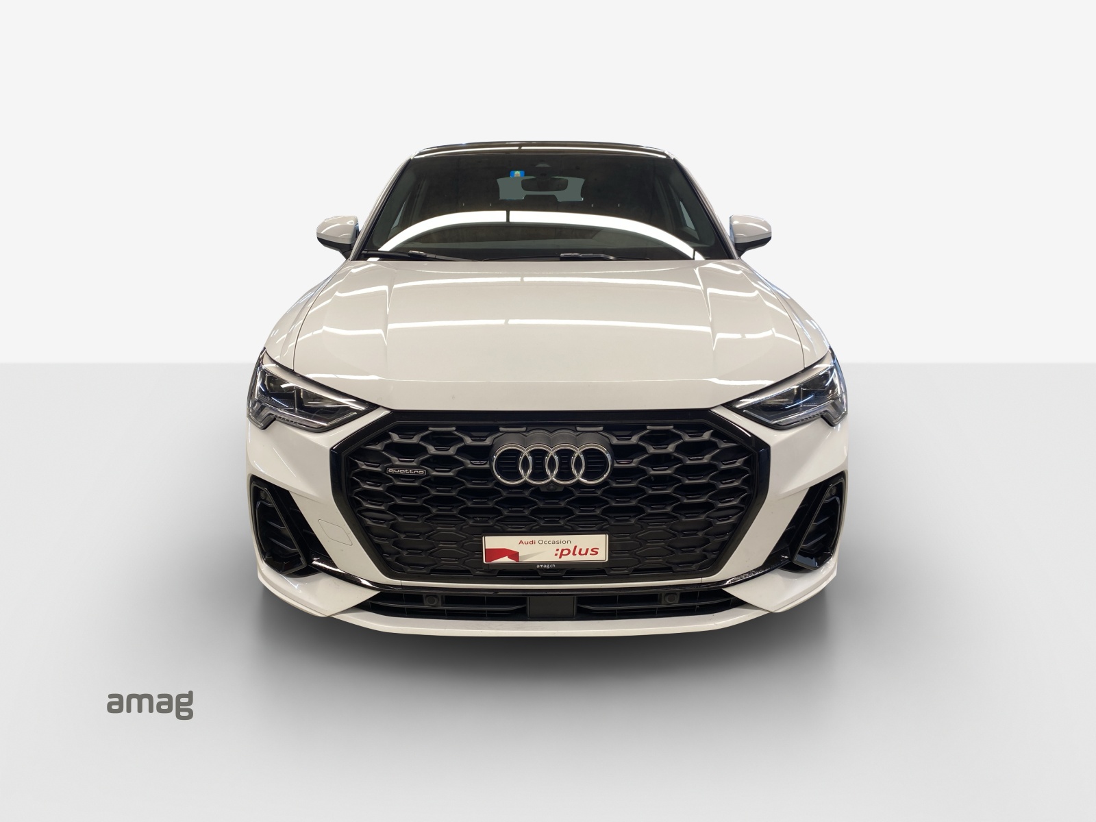 AUDI Q3 Sportback 40 TFSI S line quattro S-tronic-image-6