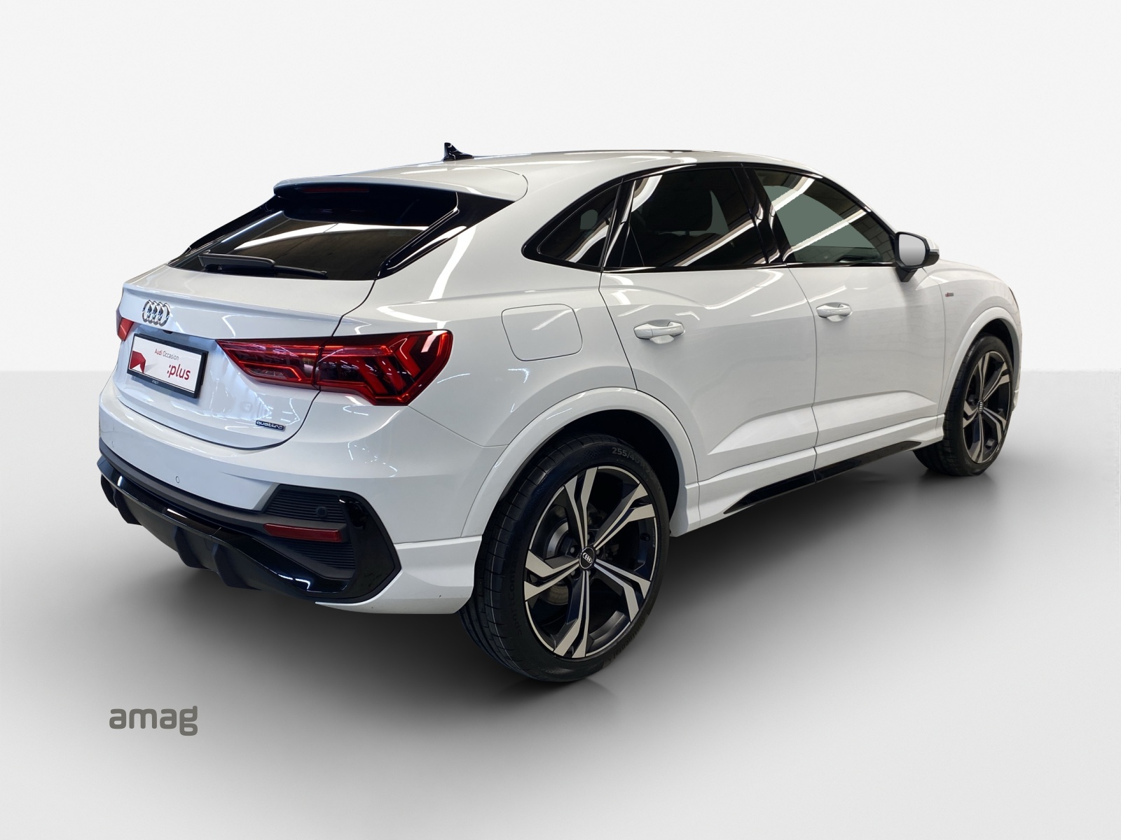 AUDI Q3 Sportback 40 TFSI S line quattro S-tronic-image-4