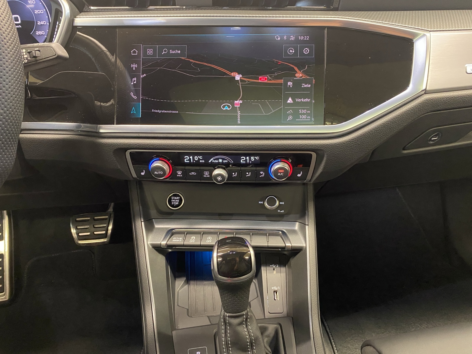 AUDI Q3 Sportback 40 TFSI S line quattro S-tronic-image-10