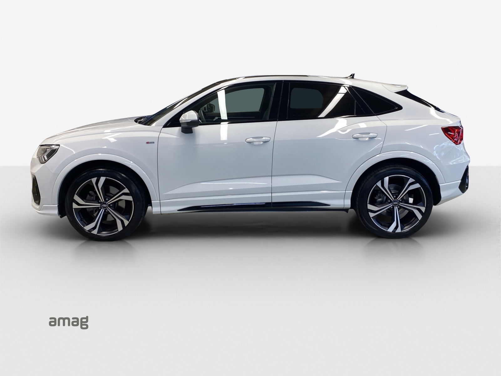 AUDI Q3 Sportback 40 TFSI S line quattro S-tronic-image-1