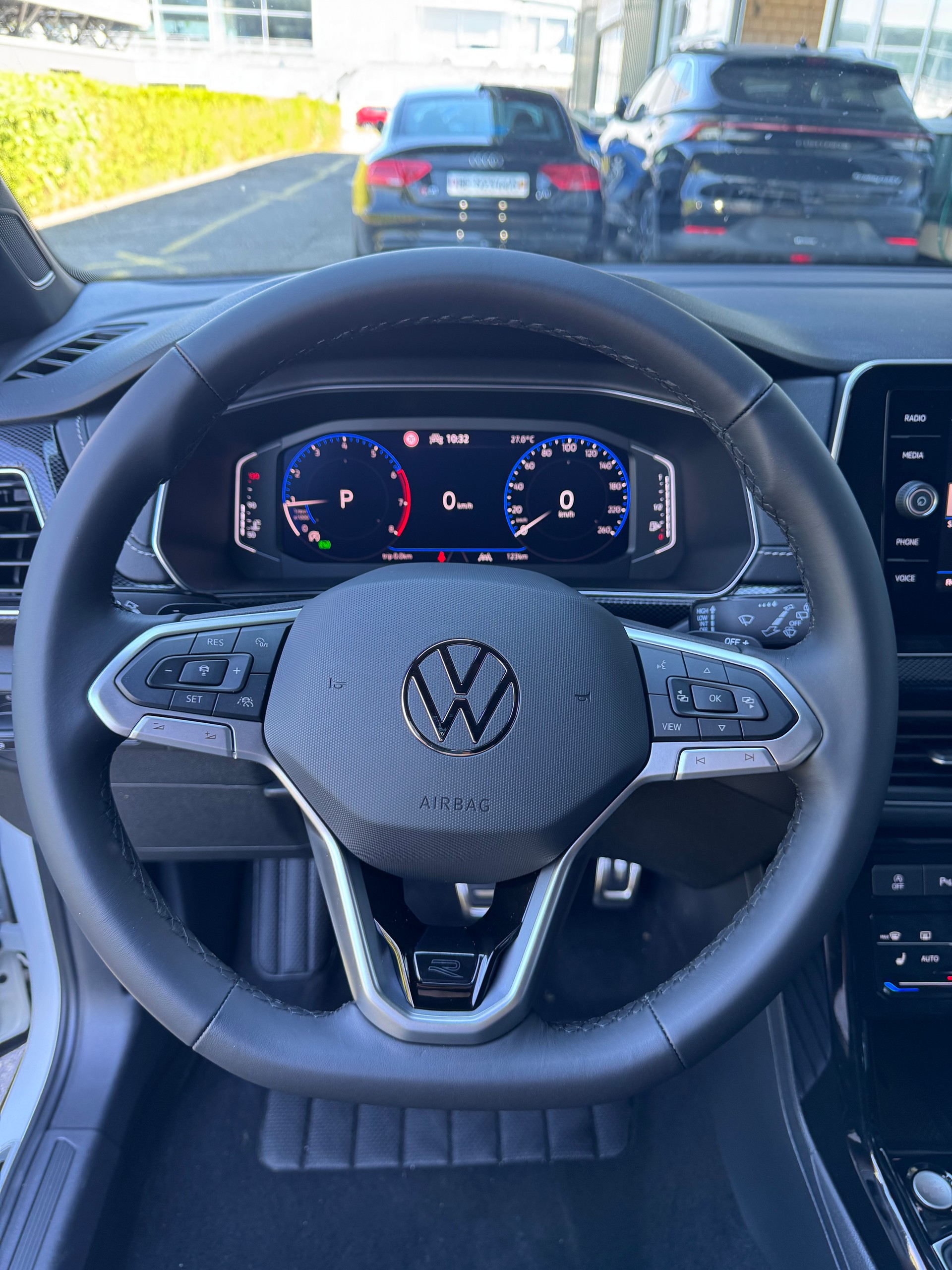 VW T-Cross 1.5 TSI EVO ACT R-Line DSG 150 PS mit Anhängerkupplung 39 % Rabatt !-image-2