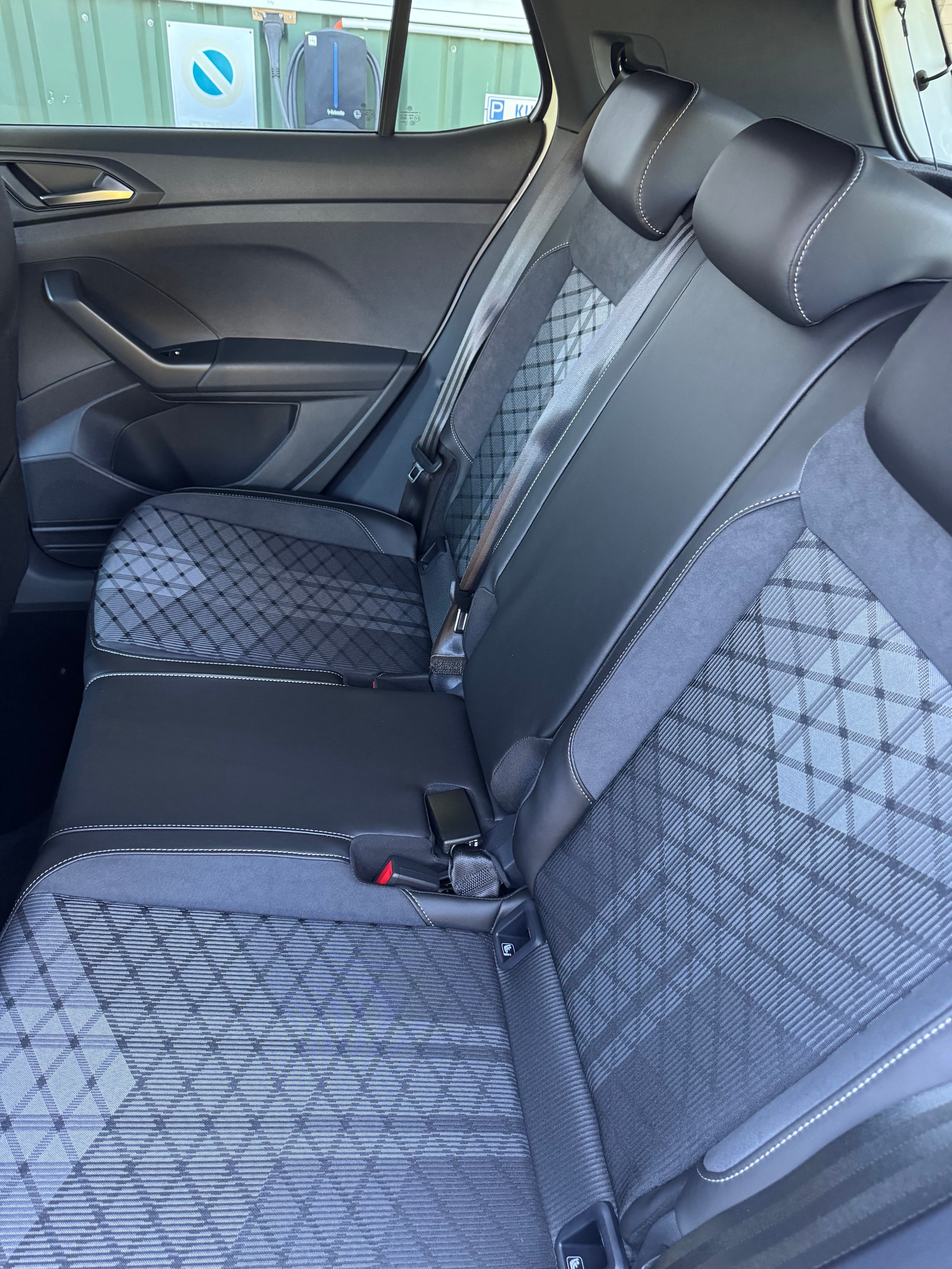 VW T-Cross 1.5 TSI EVO ACT R-Line DSG 150 PS mit Anhängerkupplung 39 % Rabatt !-image-14