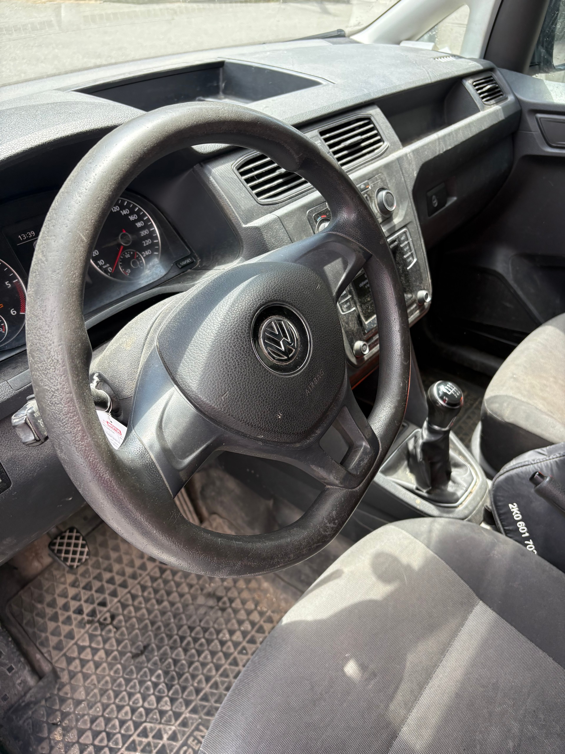 VW Caddy Maxi 2.0TDI 4Motion BlueMotion Technology-image-3