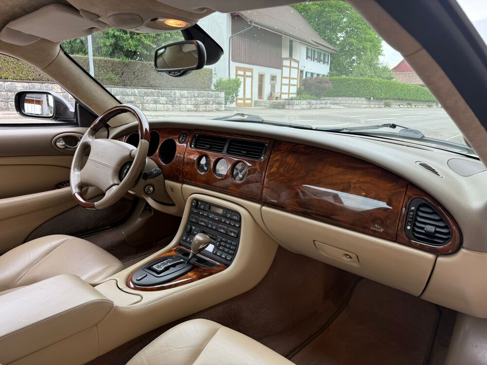 JAGUAR XKR S/C-image-11