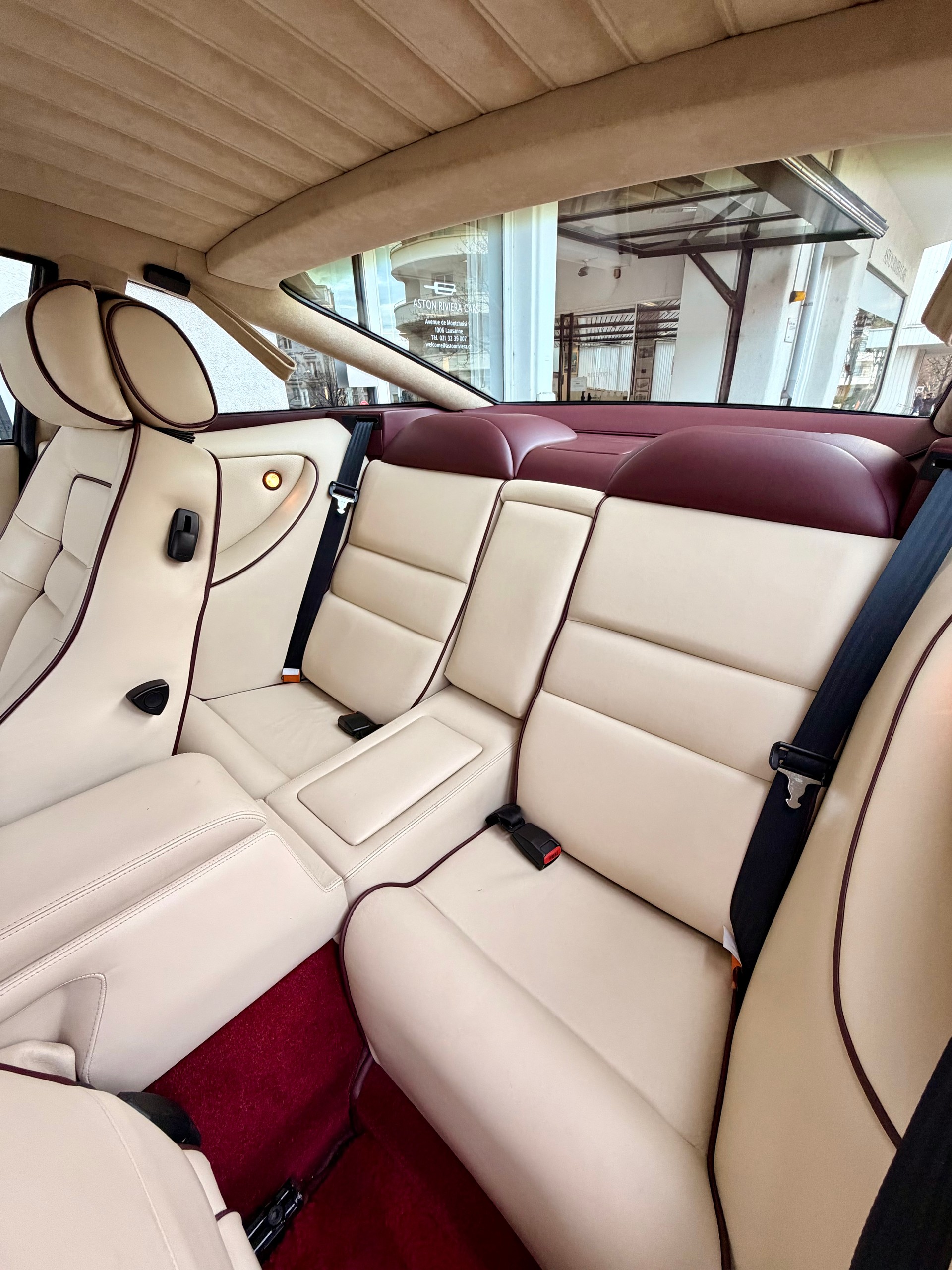 ASTON MARTIN V550-image-8