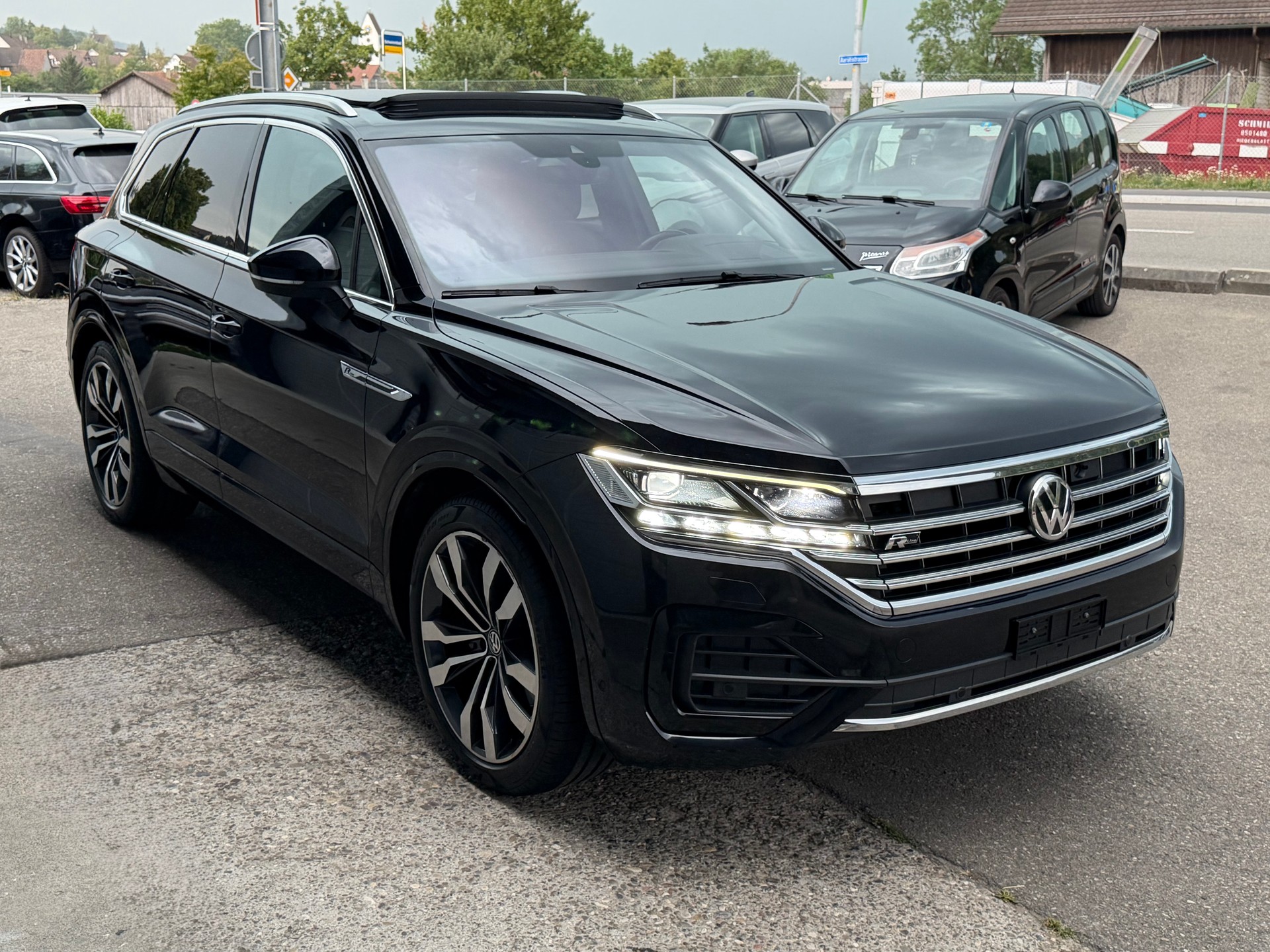 VW Touareg 3.0 TDI R Line Tiptronic-image-2
