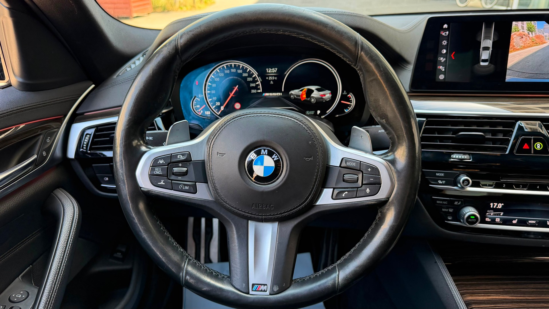 BMW M550i xDrive Steptronic-image-12