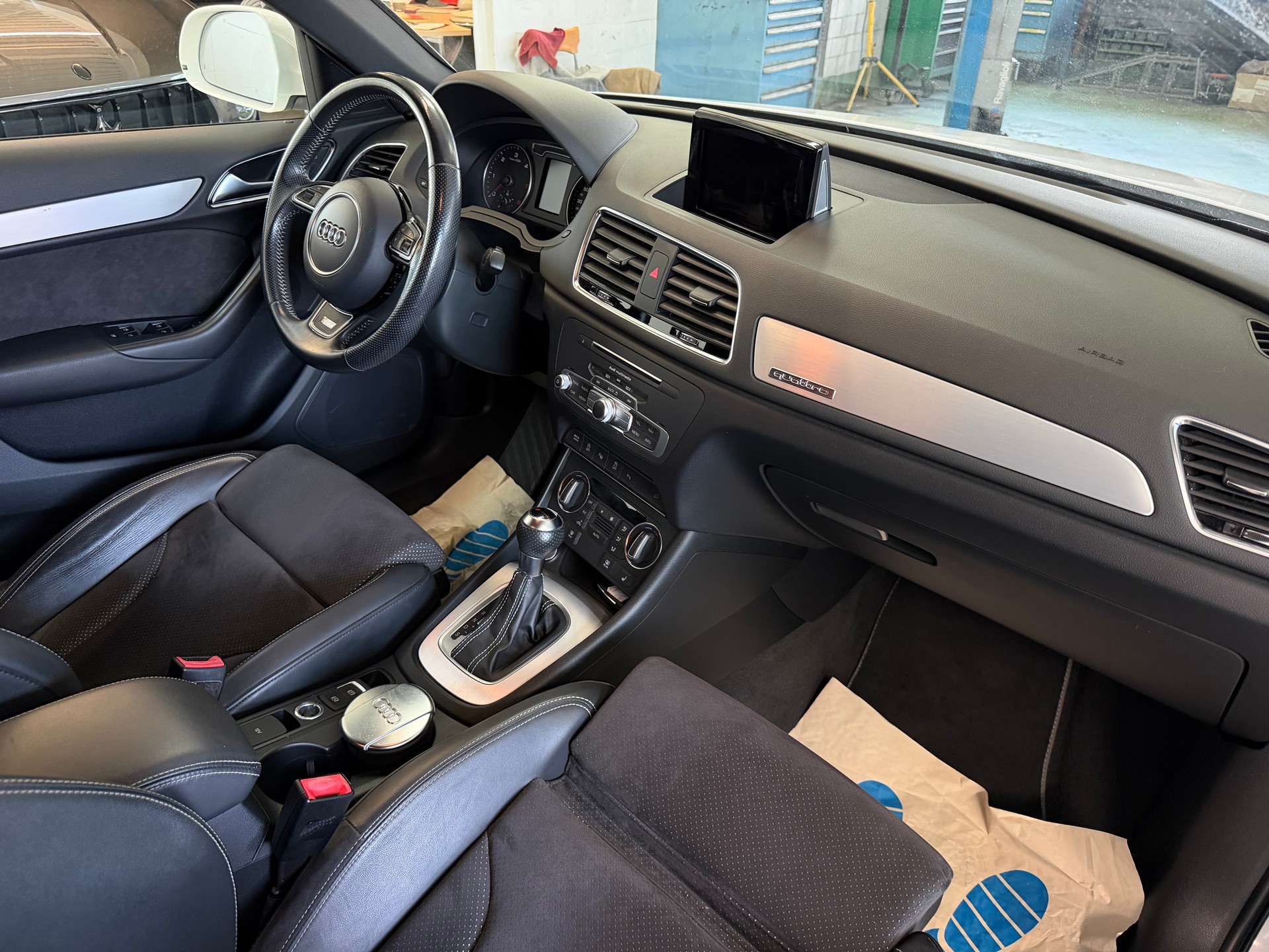 AUDI Q3 2.0 TDI sport quattro S-tronic | CH-Auto | Ab MFK 10.2025 | S-Line-image-9