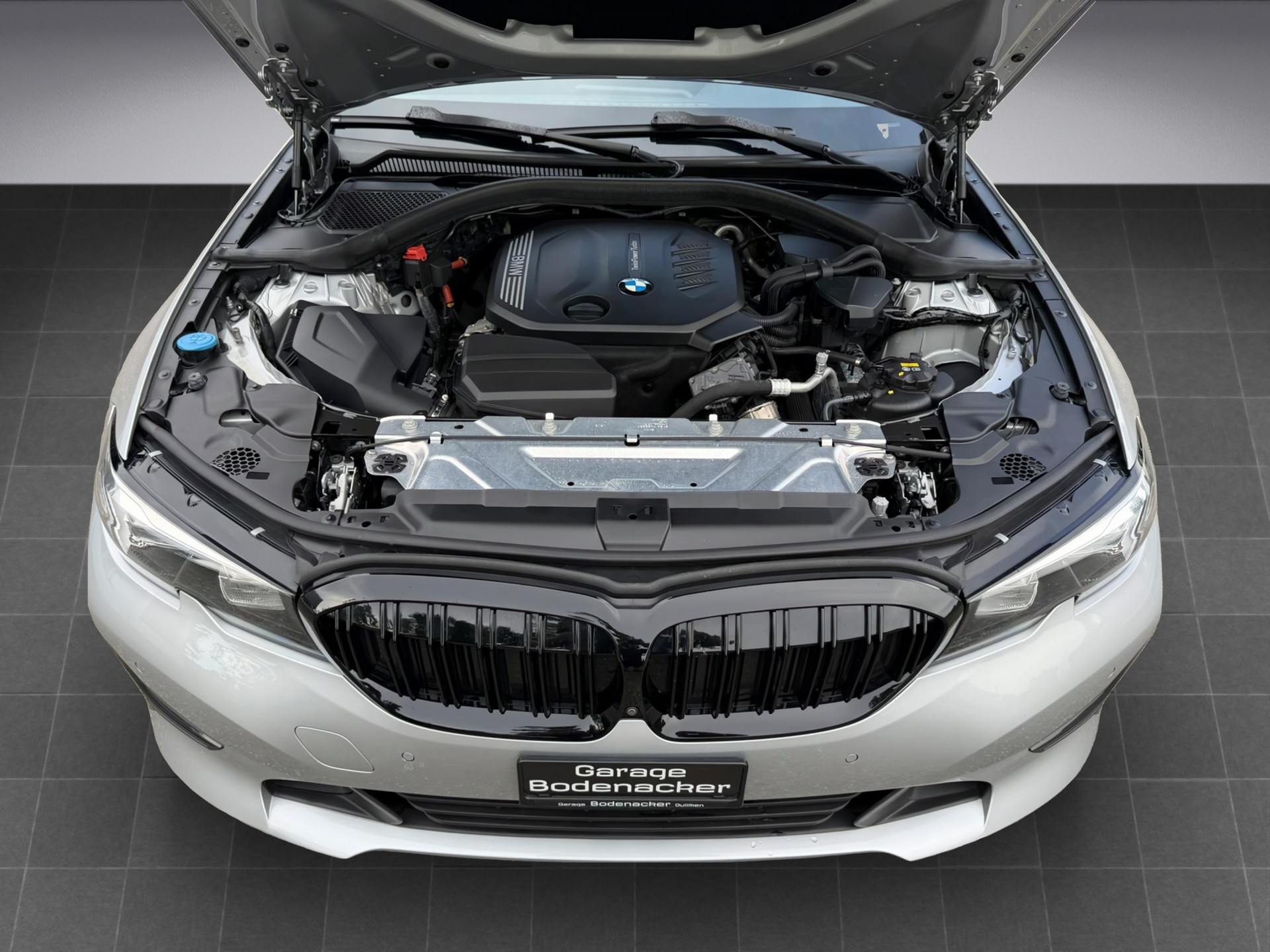 BMW 320d xDrive Touring Steptronic * Diesel * 190 PS *-image-16