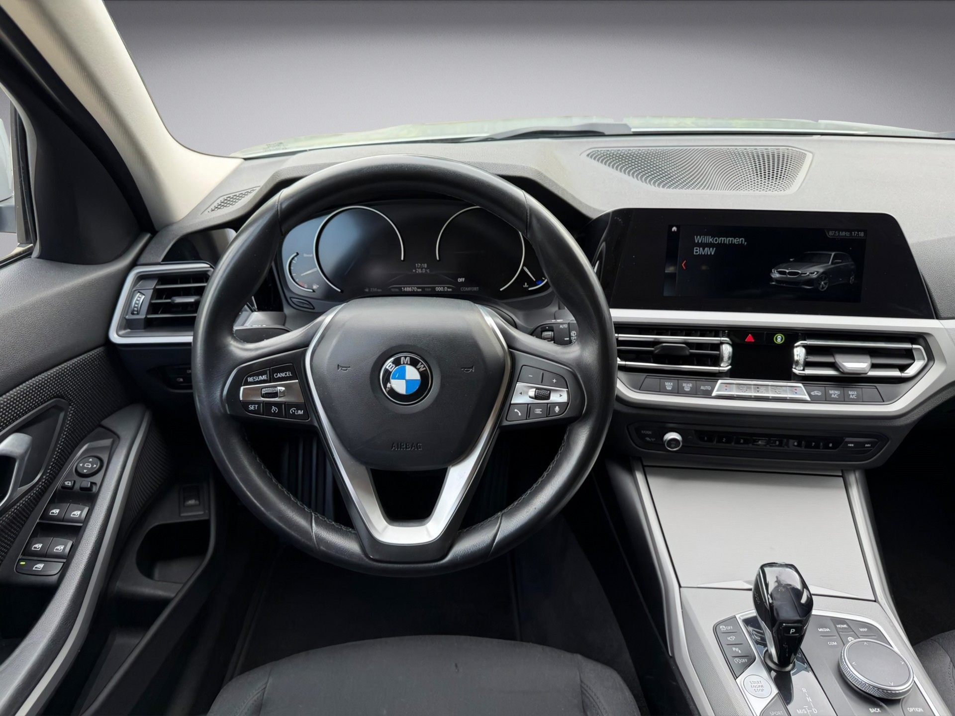 BMW 320d xDrive Touring Steptronic * Diesel * 190 PS *-image-9