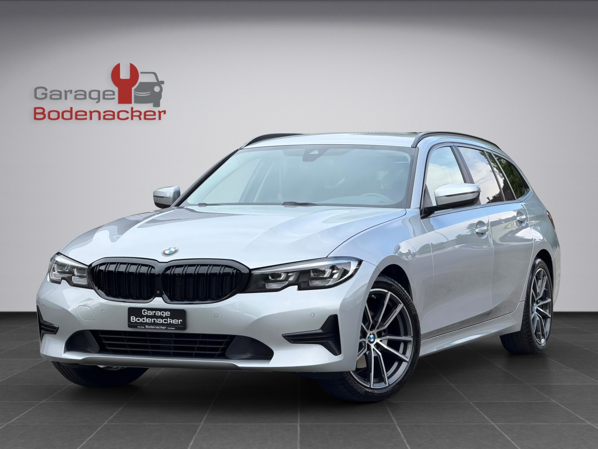 BMW 320d xDrive Touring Steptronic * Diesel * 190 PS *-image-0