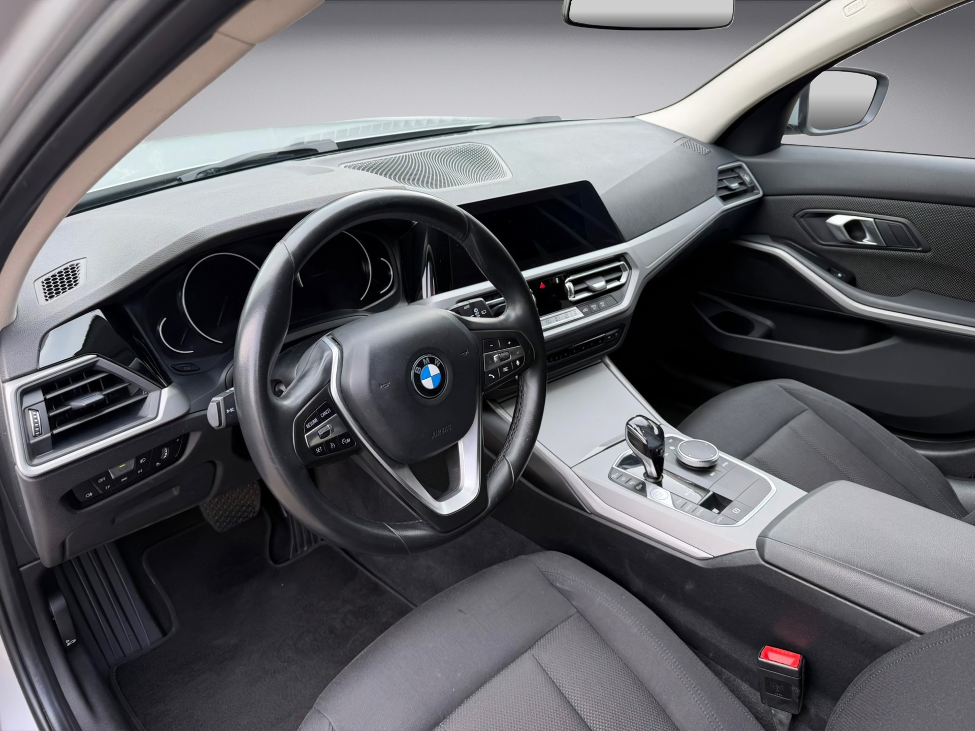 BMW 320d xDrive Touring Steptronic * Diesel * 190 PS *-image-10