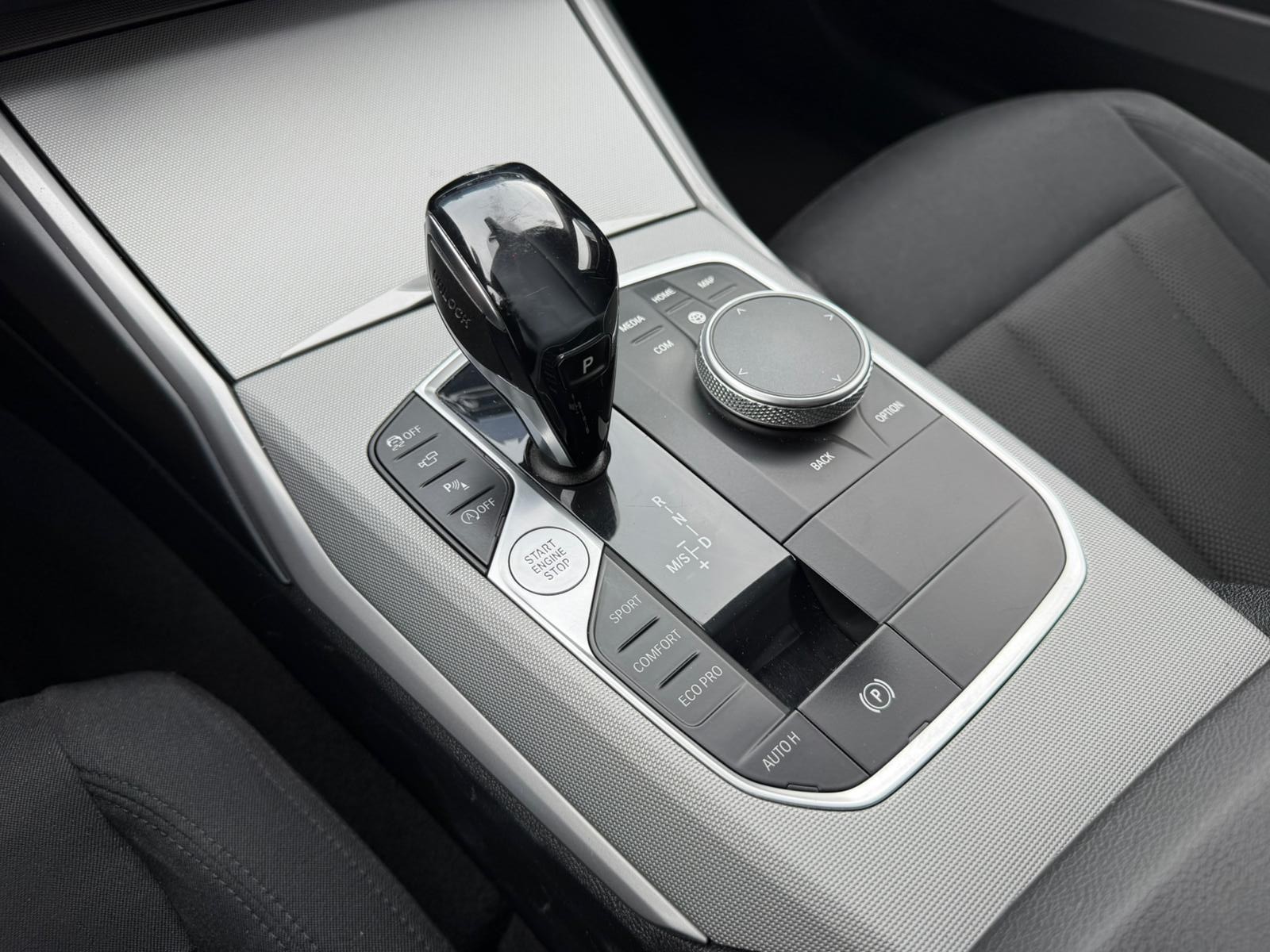BMW 320d xDrive Touring Steptronic * Diesel * 190 PS *-image-8